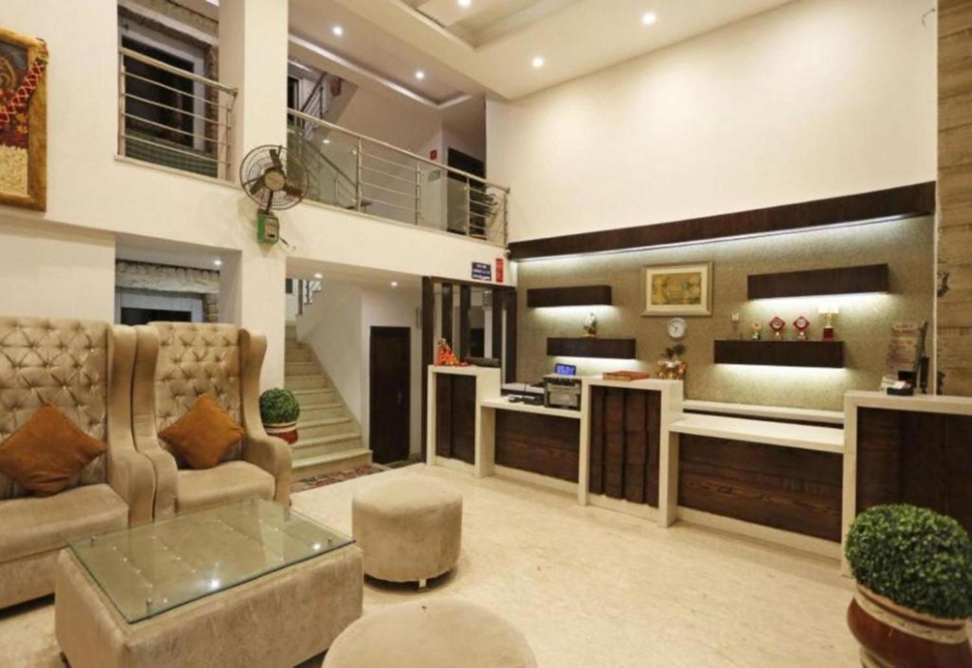 Ambience -5 Mints Walk From Railway Station Hotel 4*