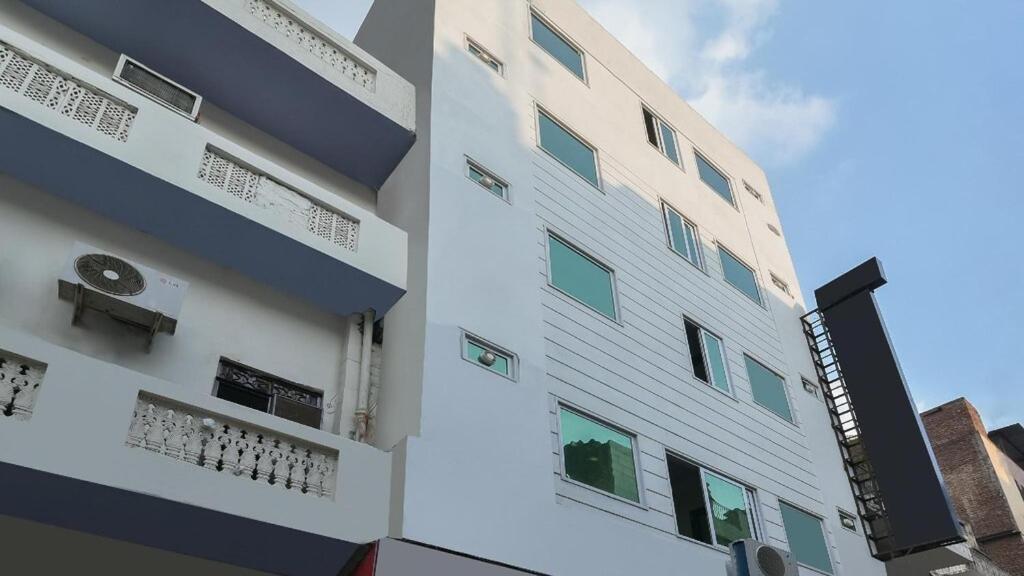 Hotel Bramhaputra Near Railway Station New Delhi