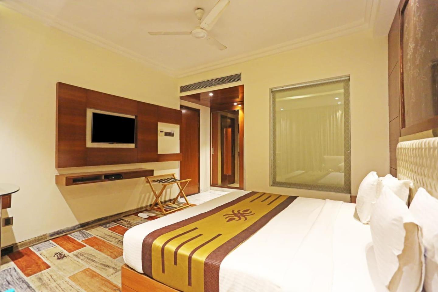 Hotel Aerotech Near Delhi Airport