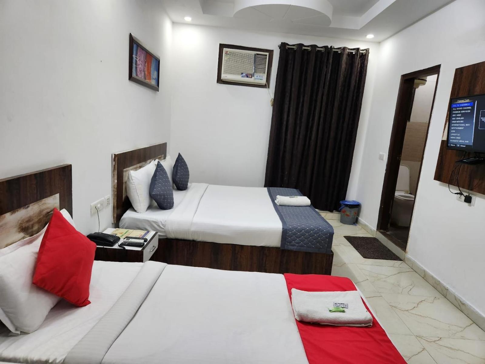 Hotel Aerotech Near Delhi Airport 3*