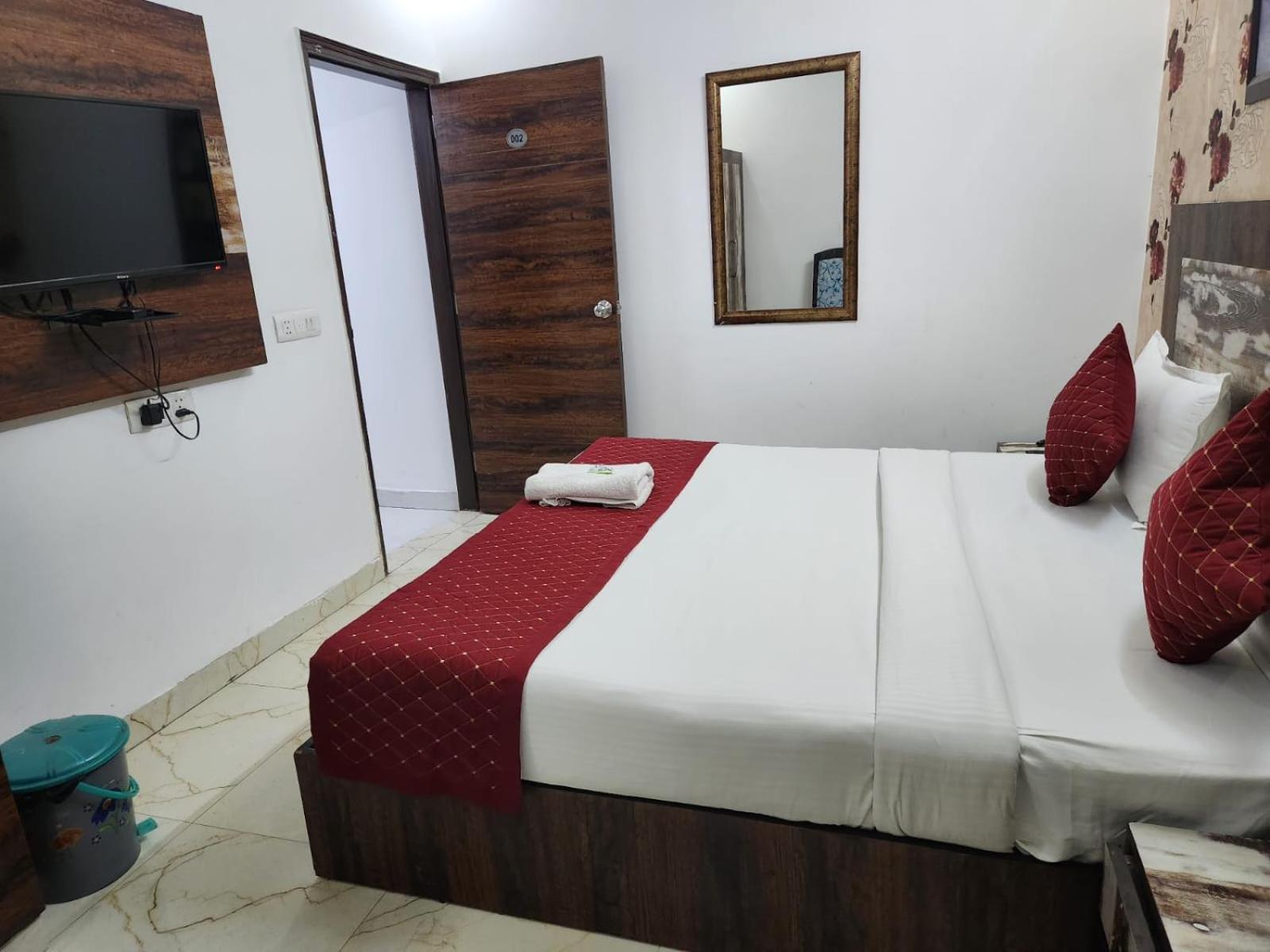 Aerotech Near Delhi Airport Hotel 3*