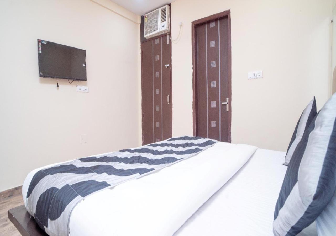 Spot International - Main Bazar Paharganj Love hotel