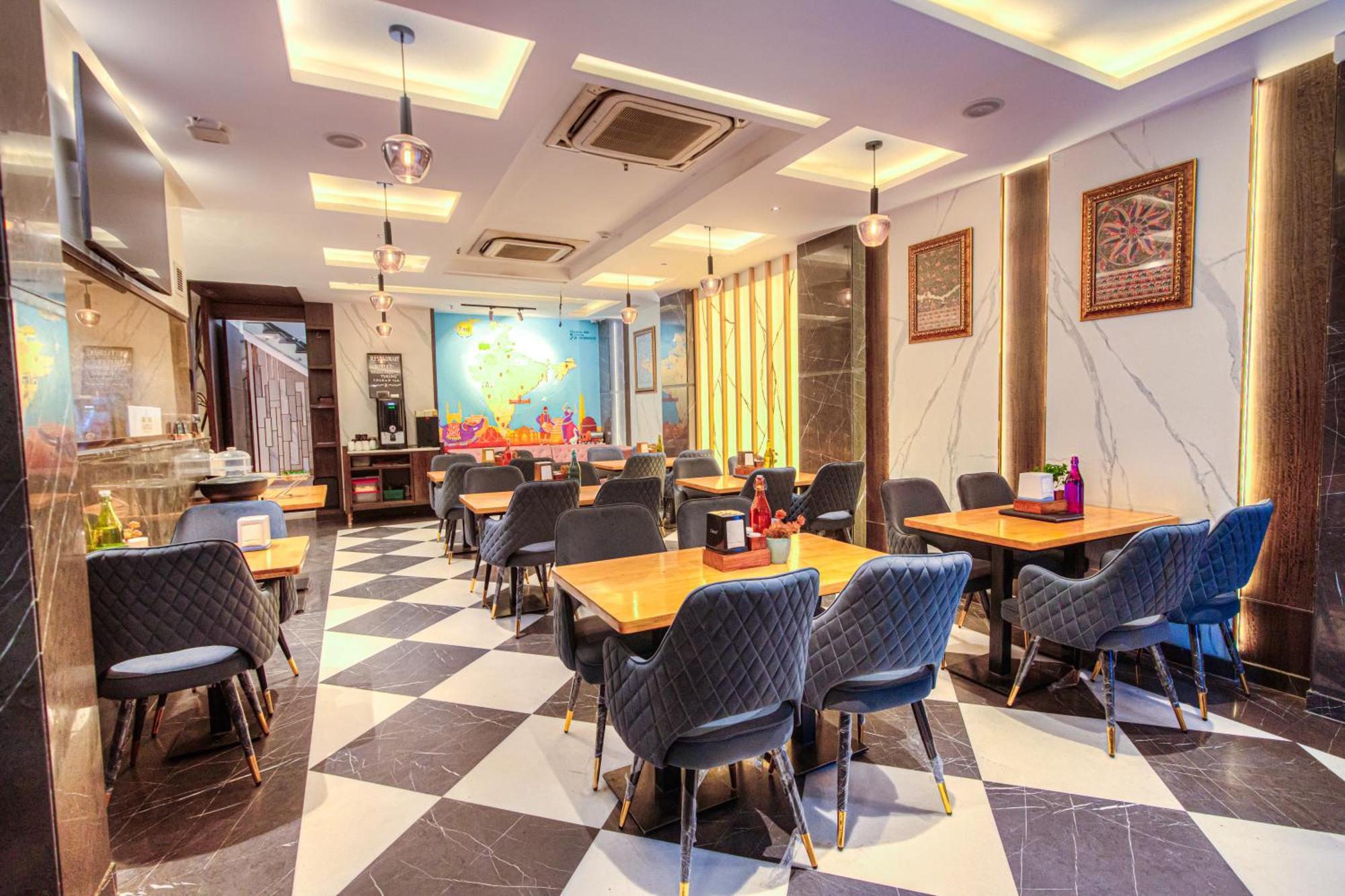 Hotel Empire Suites, 4*