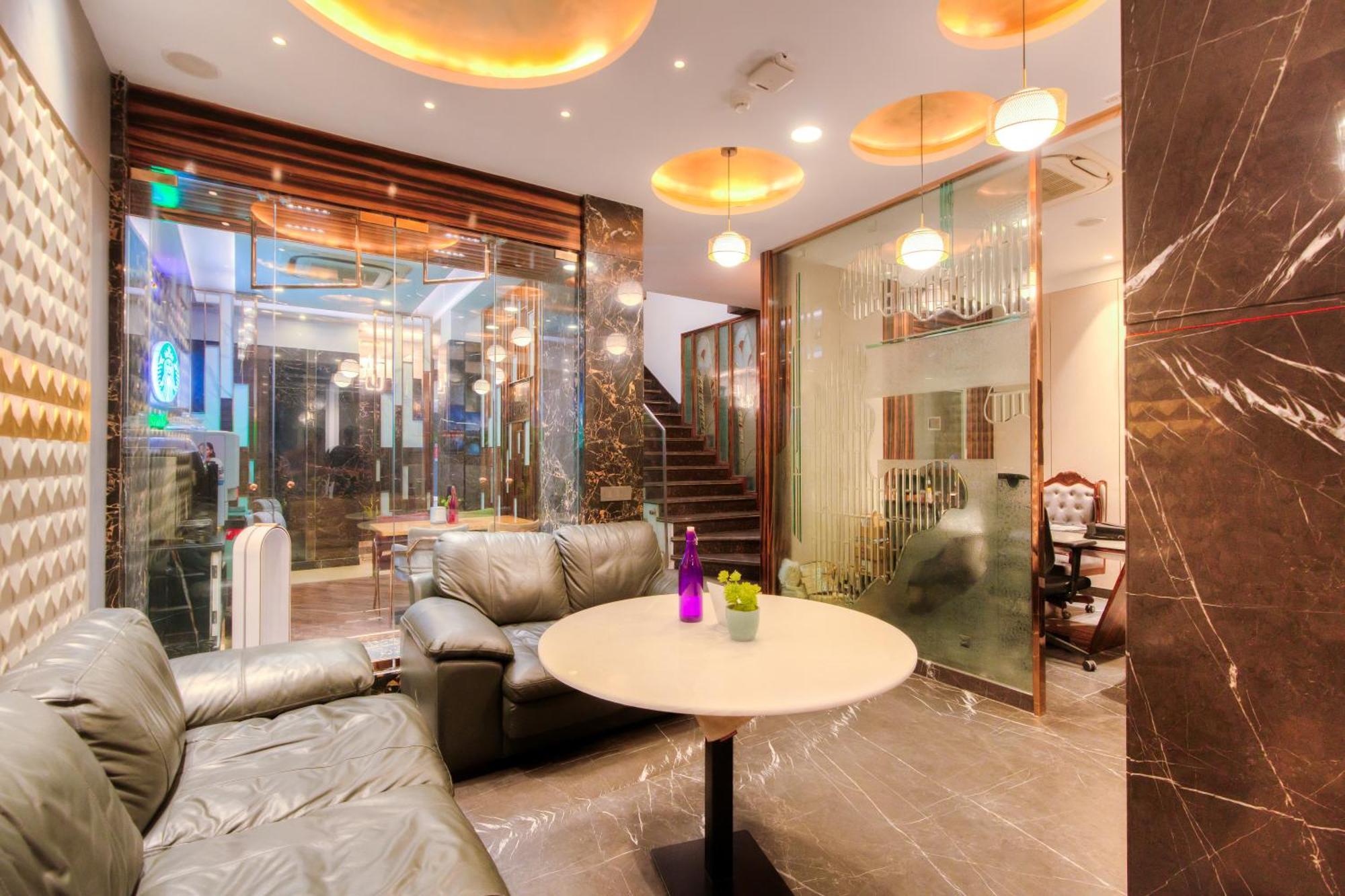 Empire Suites, Hotel 4*