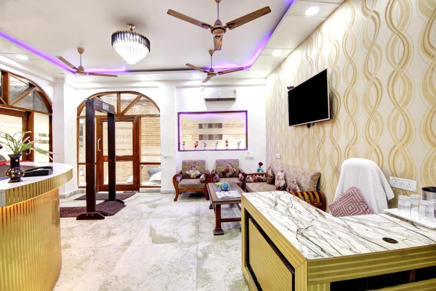 Shivlok Palace Hotel *