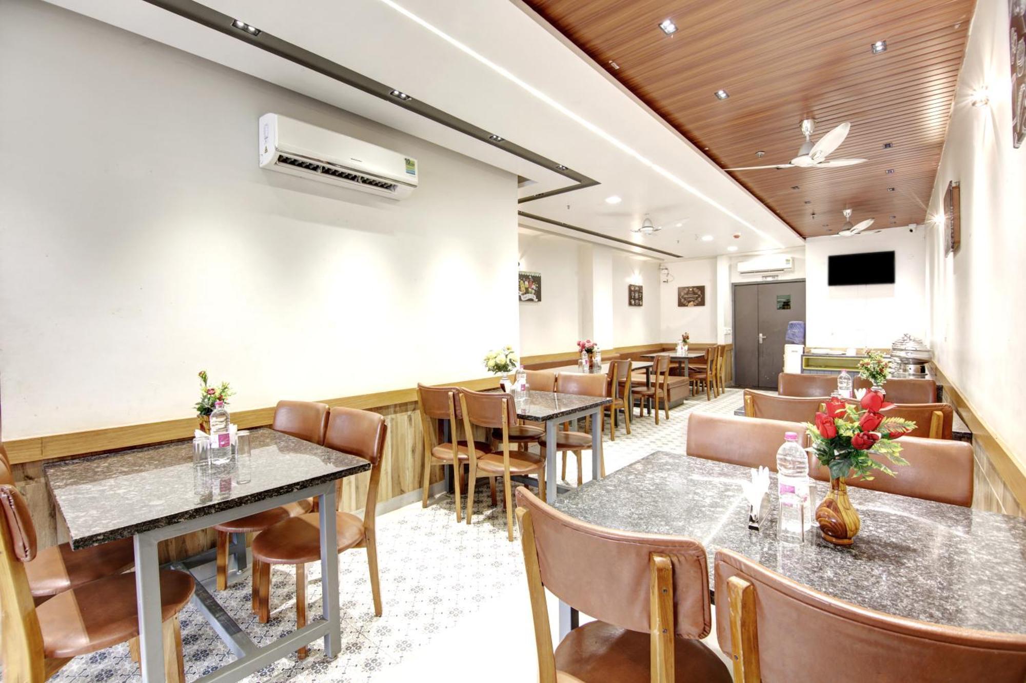 Applewood & - Free Airport Transffer 4* New Delhi