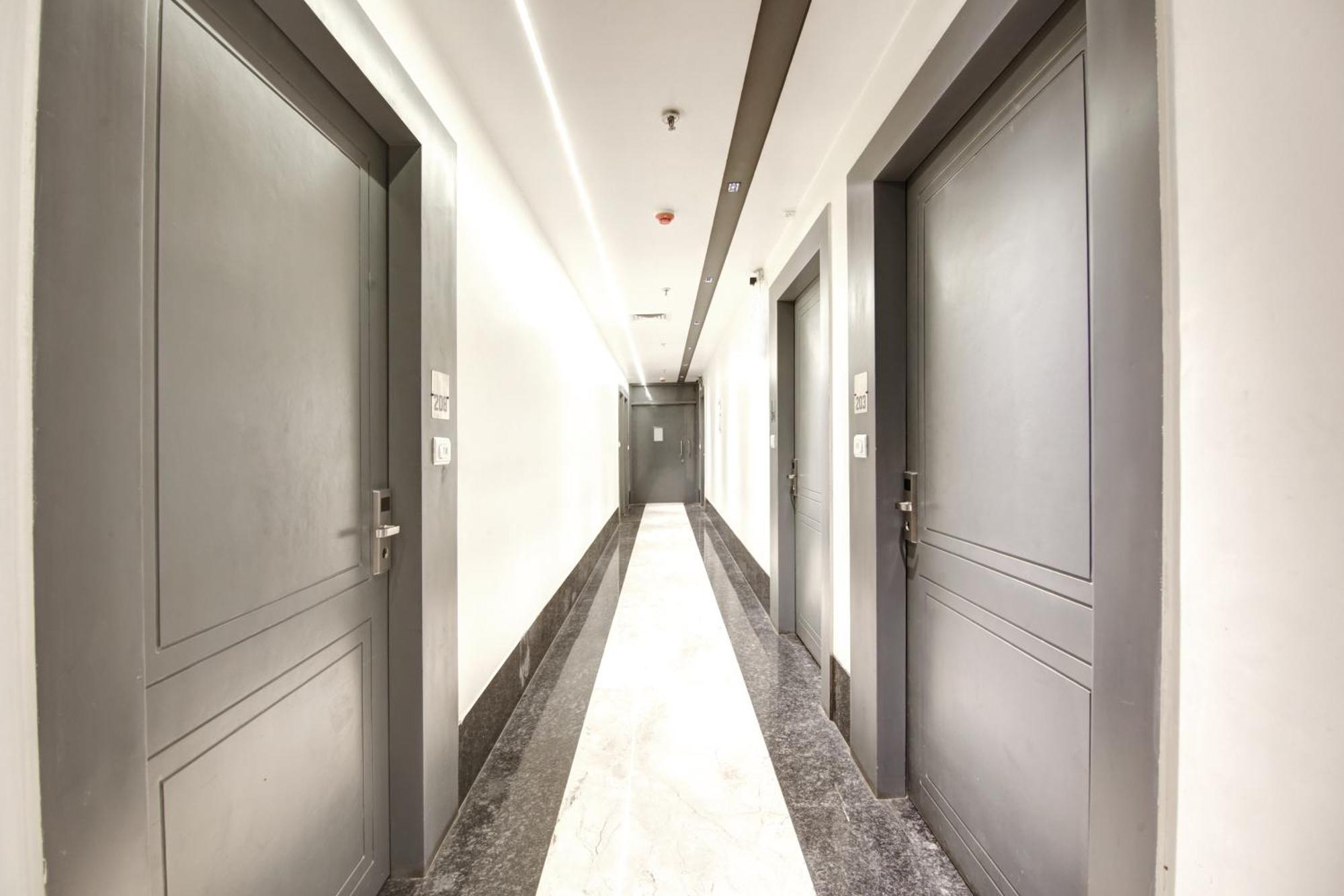 Hotel Applewood & - Free Airport Transffer 4*