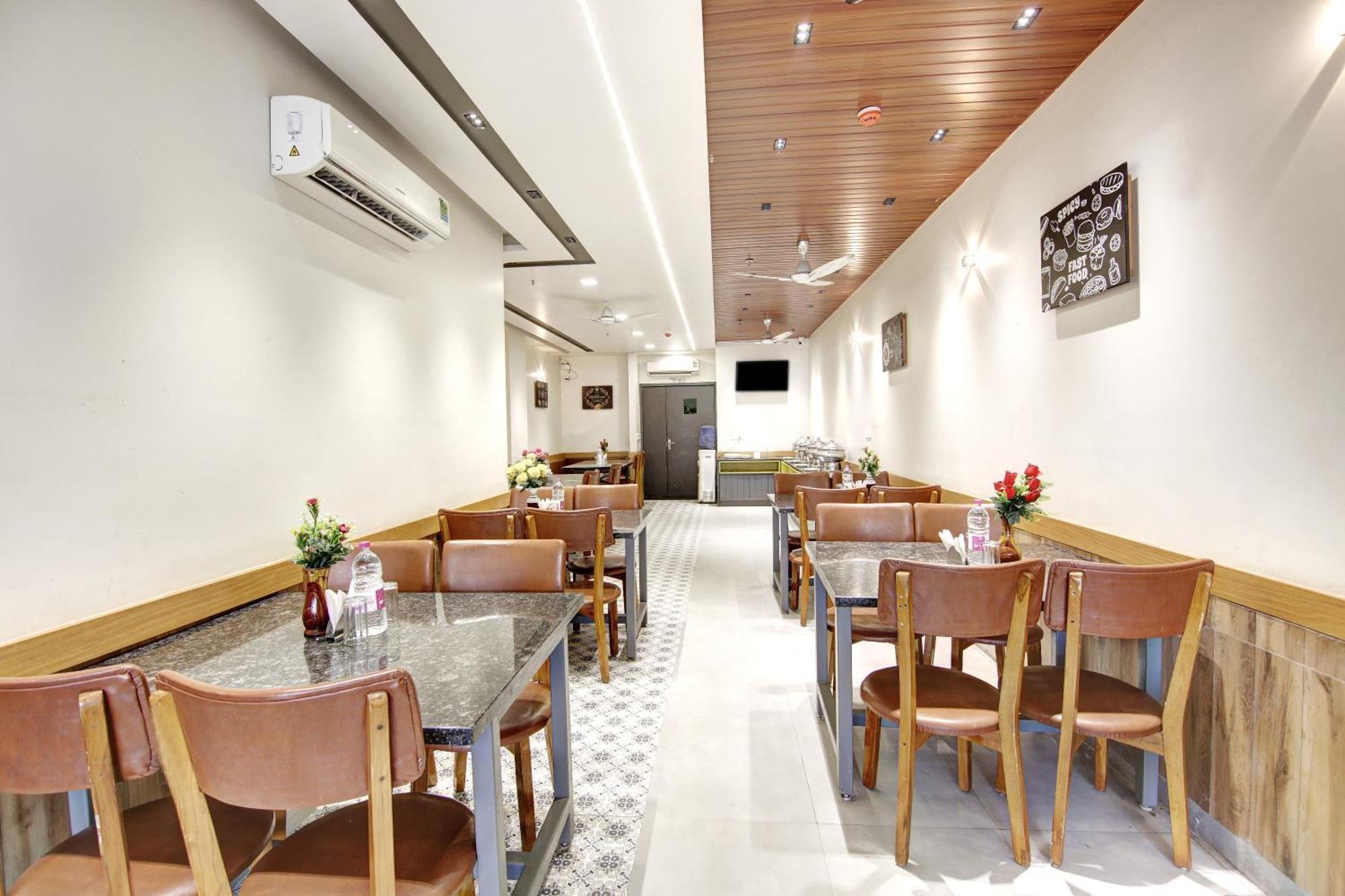 Hotel Applewood & - Free Airport Transffer 4*