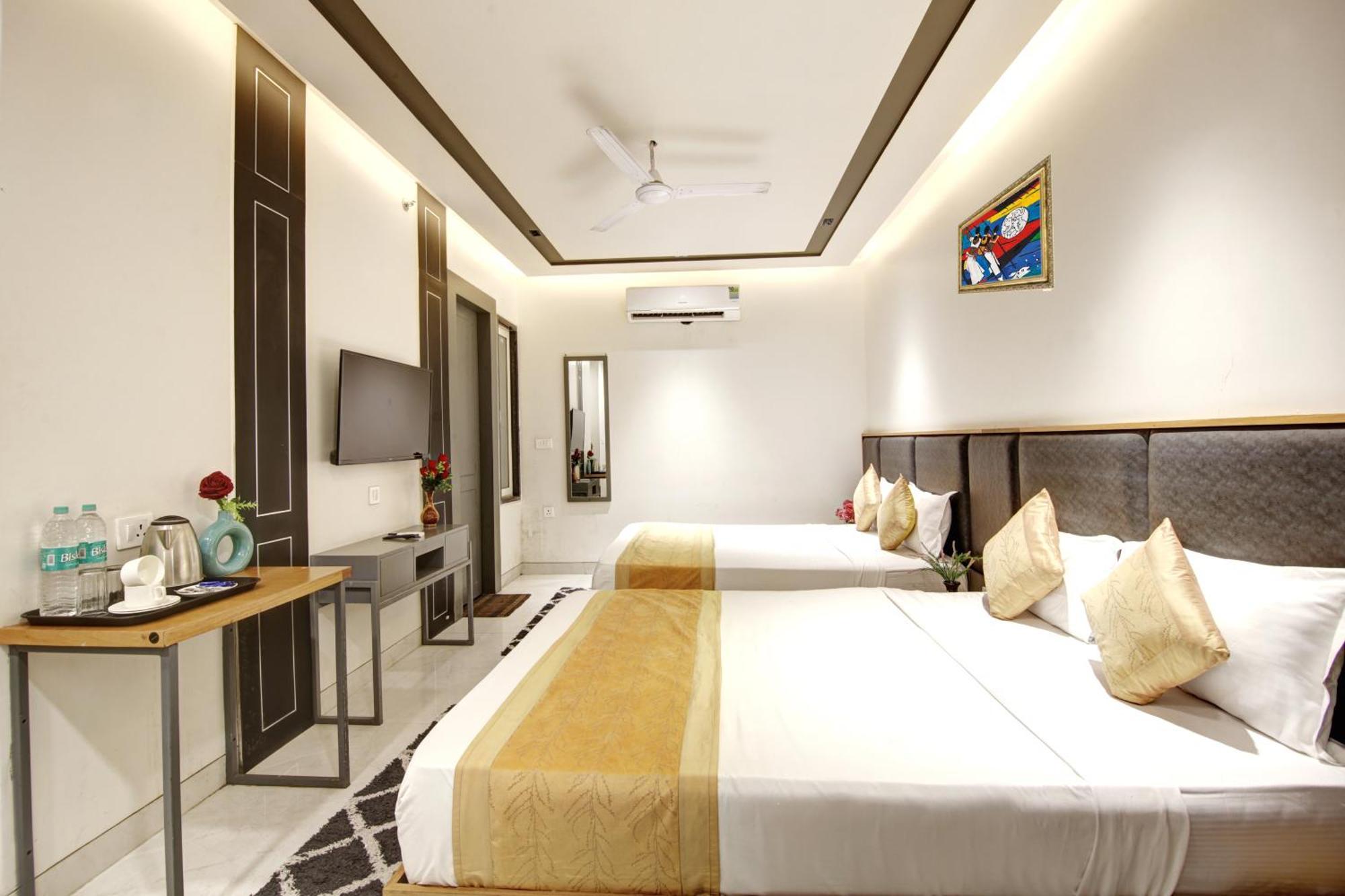 Hotel Applewood & - Free Airport Transffer 4*