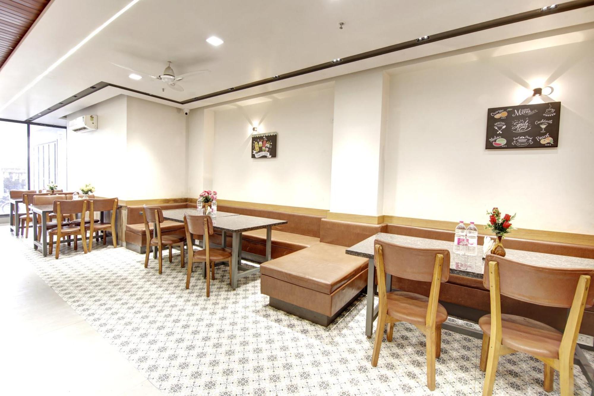 Applewood & - Free Airport Transffer 4* New Delhi