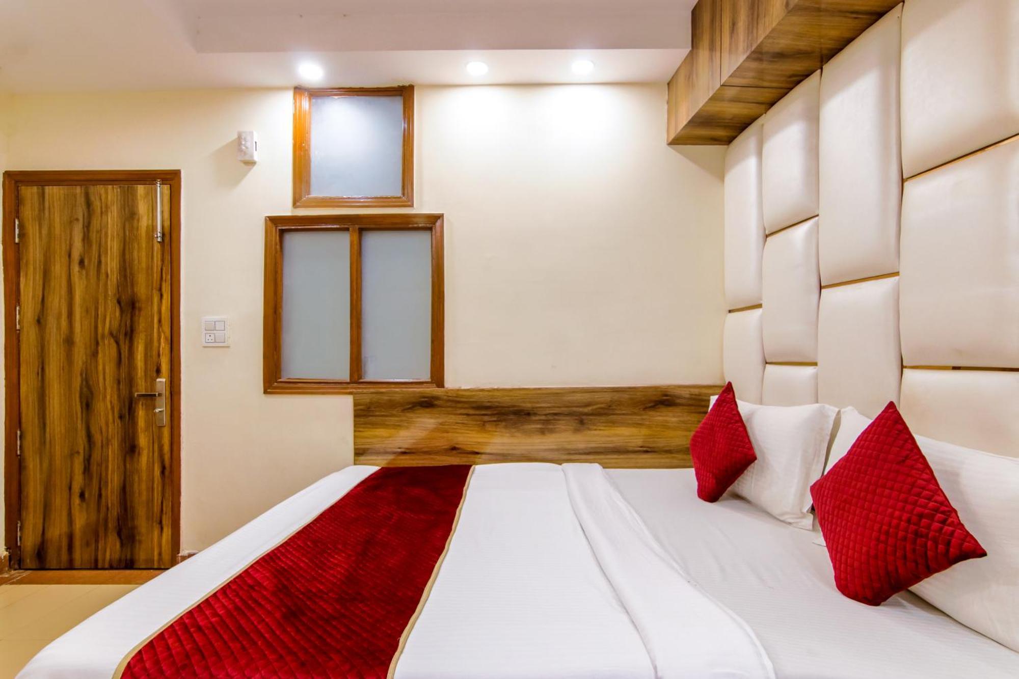 Guest house Star Dx By P K Residency New Delhi