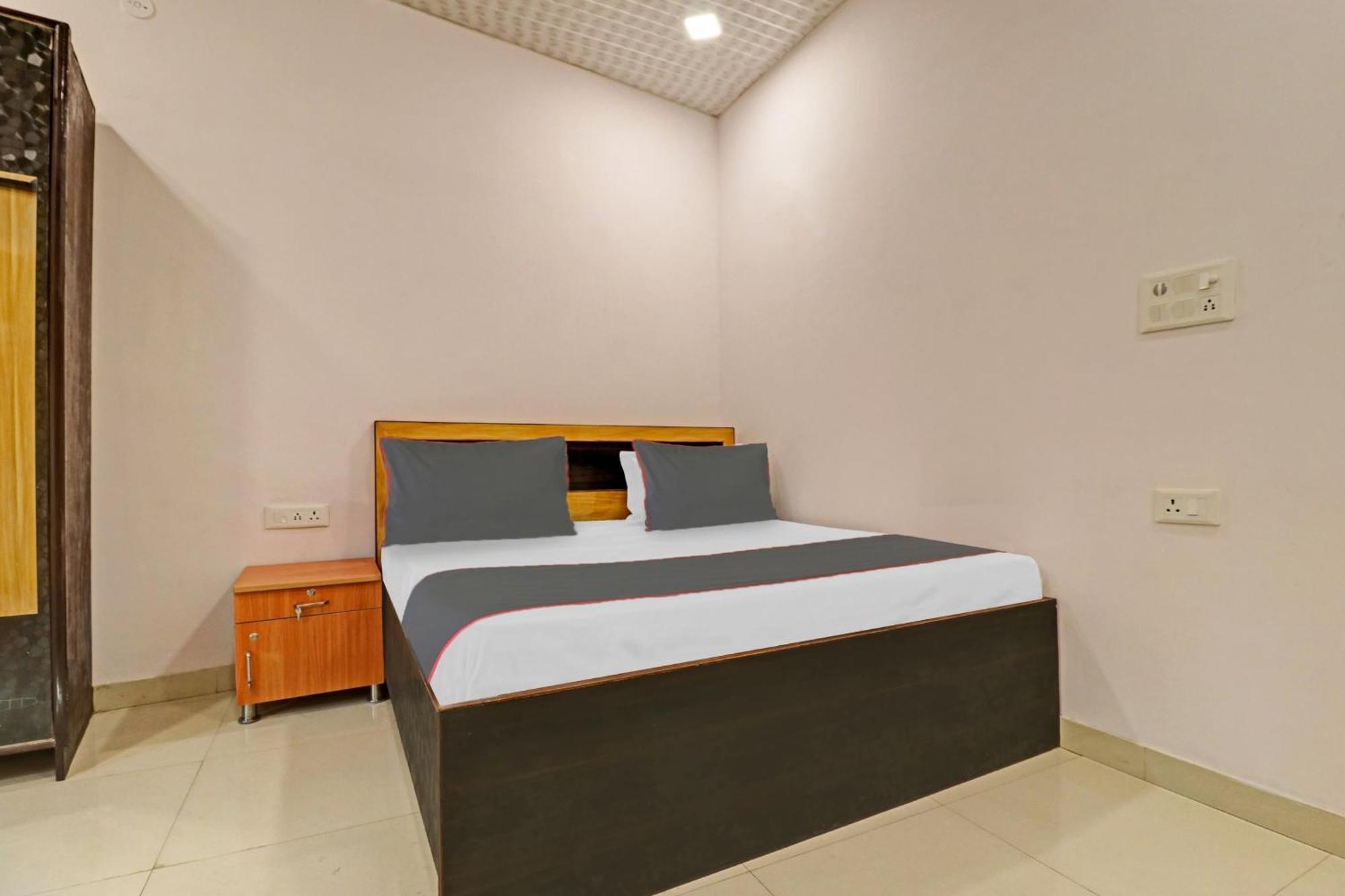 Collection O Qotel Peeragarhi 4*