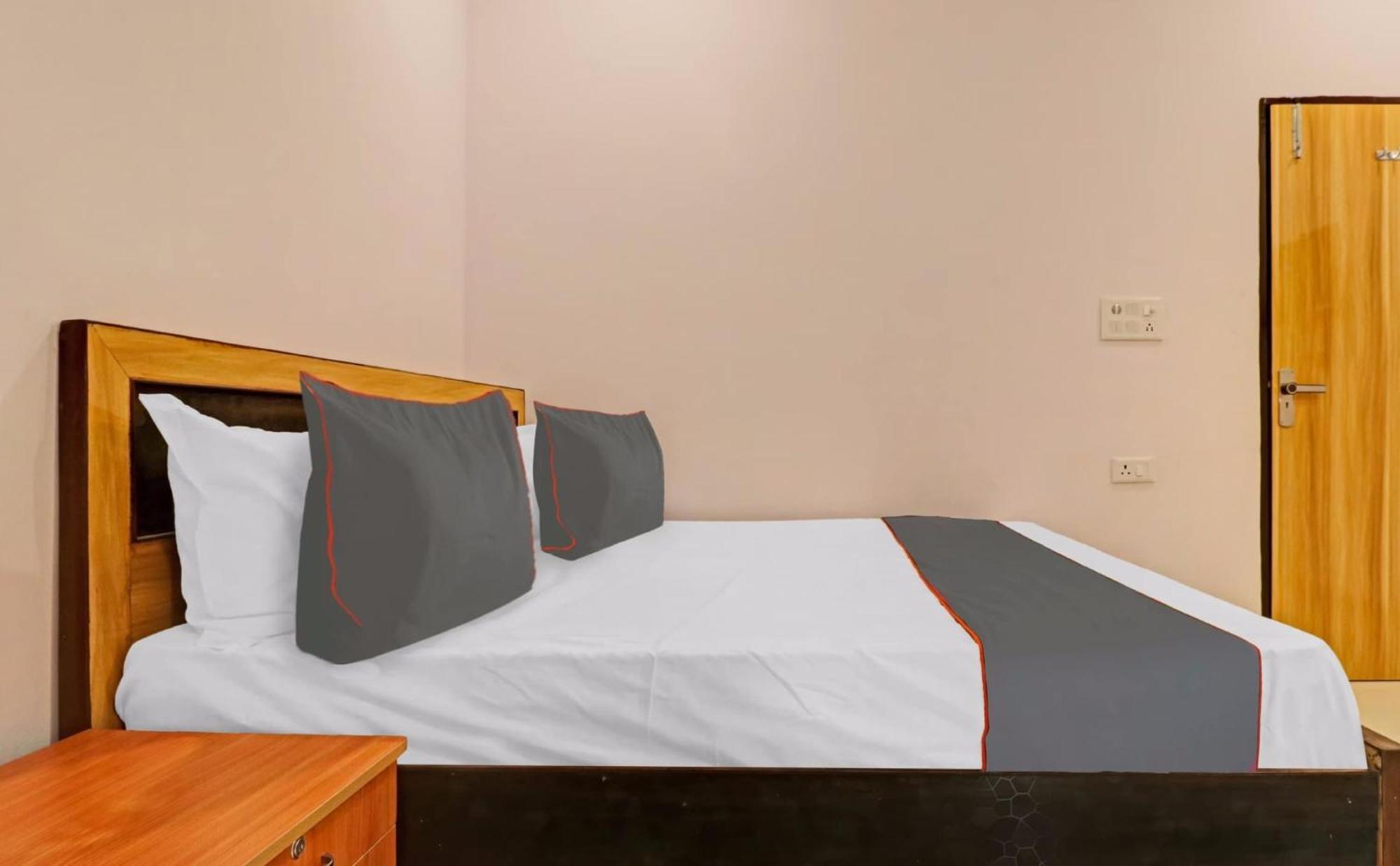 Collection O Qotel Peeragarhi Delhi (National Capital Territory of India)