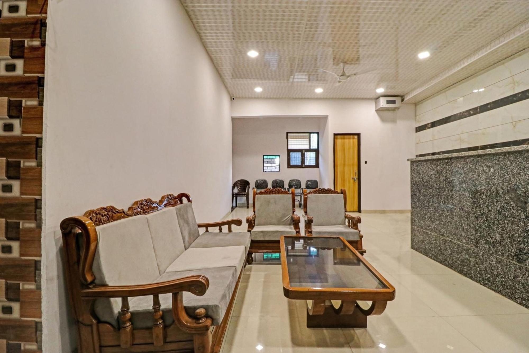 Collection O Qotel Peeragarhi