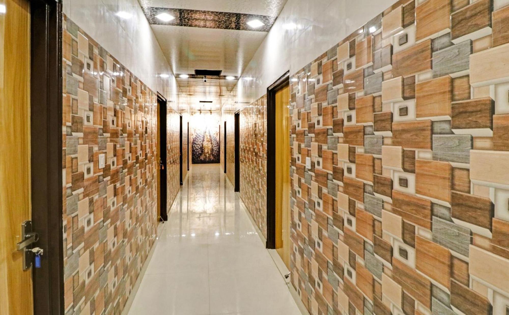 Collection O Qotel Peeragarhi 4*