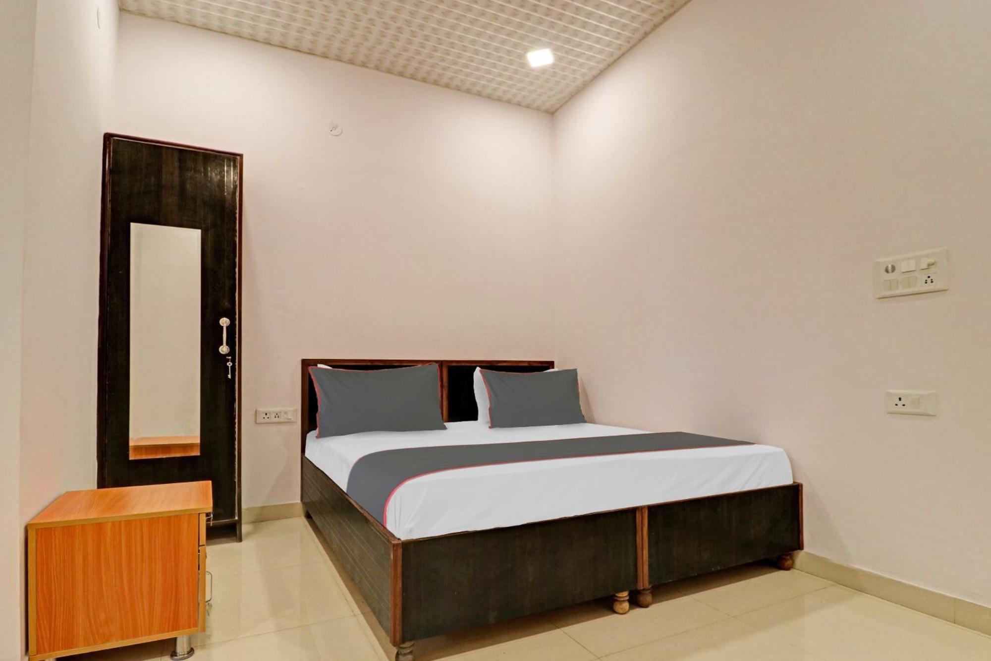 Collection O Qotel Peeragarhi Delhi (National Capital Territory of India)
