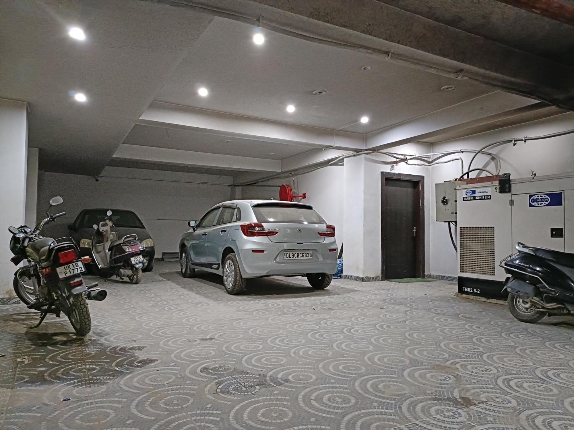 Luxury Near Igi Airport With Free Airport Transsfer 4* Nova Deli