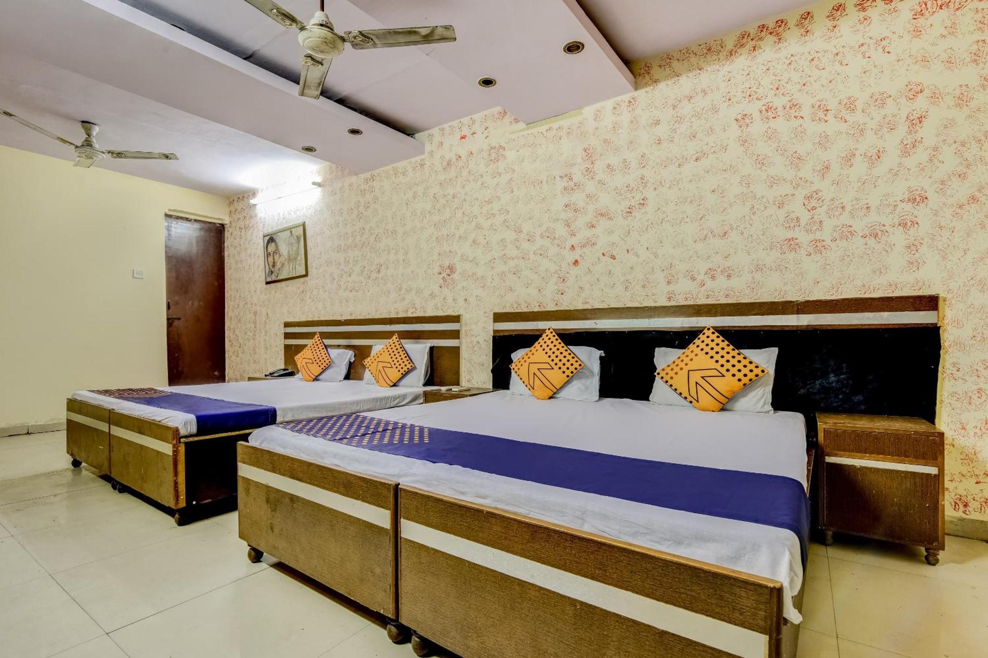 Spot On Swagat Palace Hotel 4*