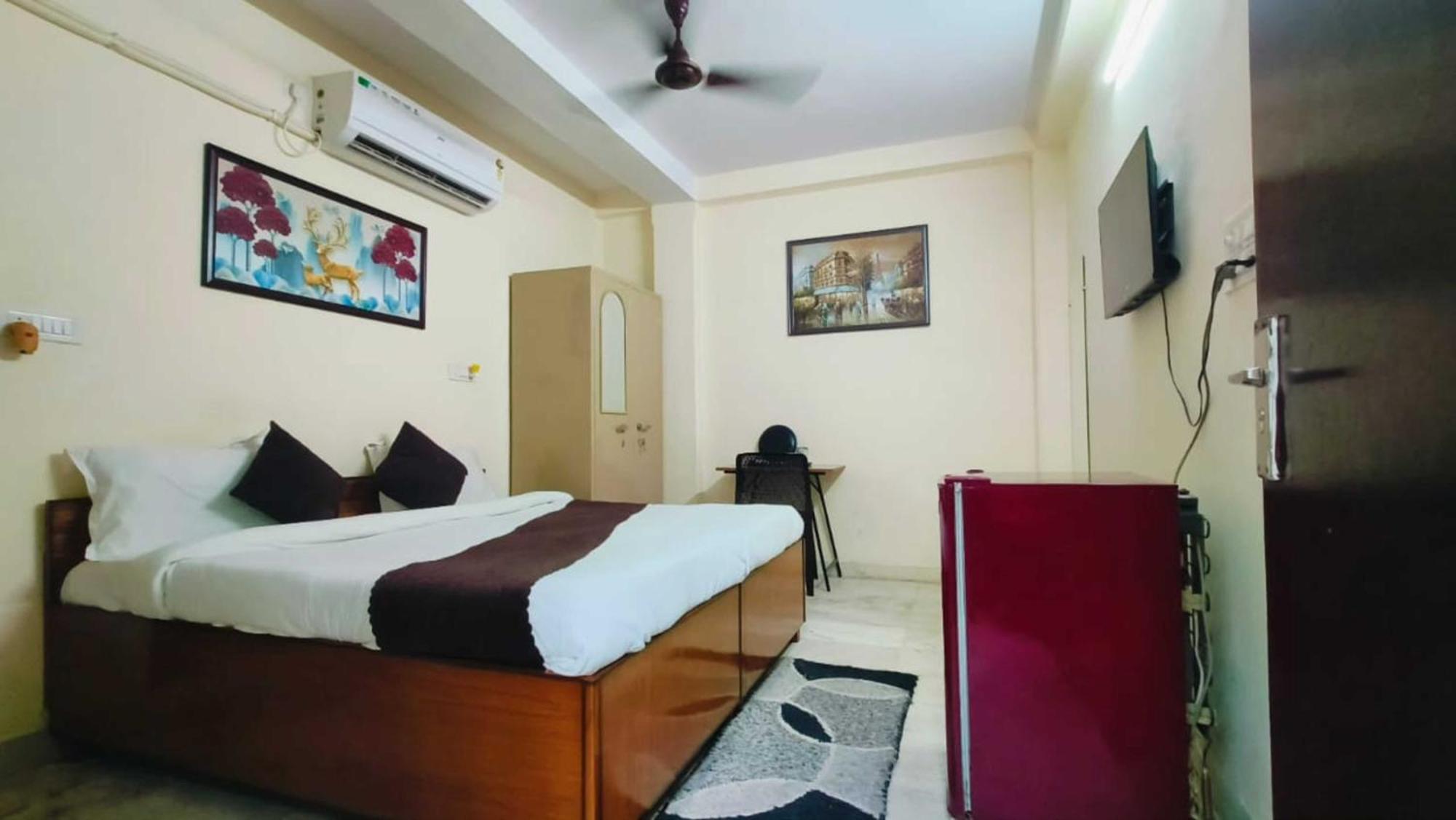 Cr Residency -near Chanakyapuri Embassy Area Hotel 3*