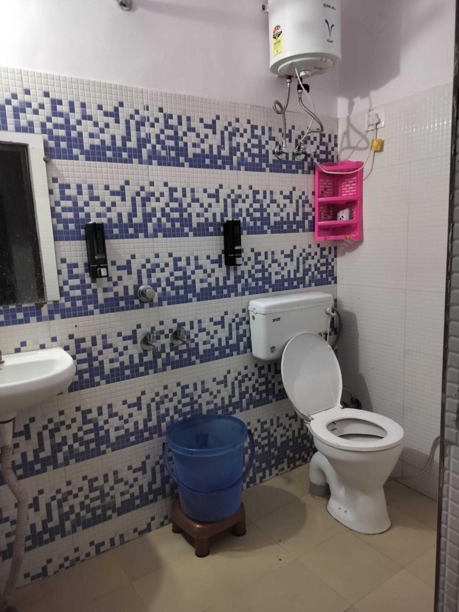 Cr Residency -near Chanakyapuri Embassy Area Hotel 3*