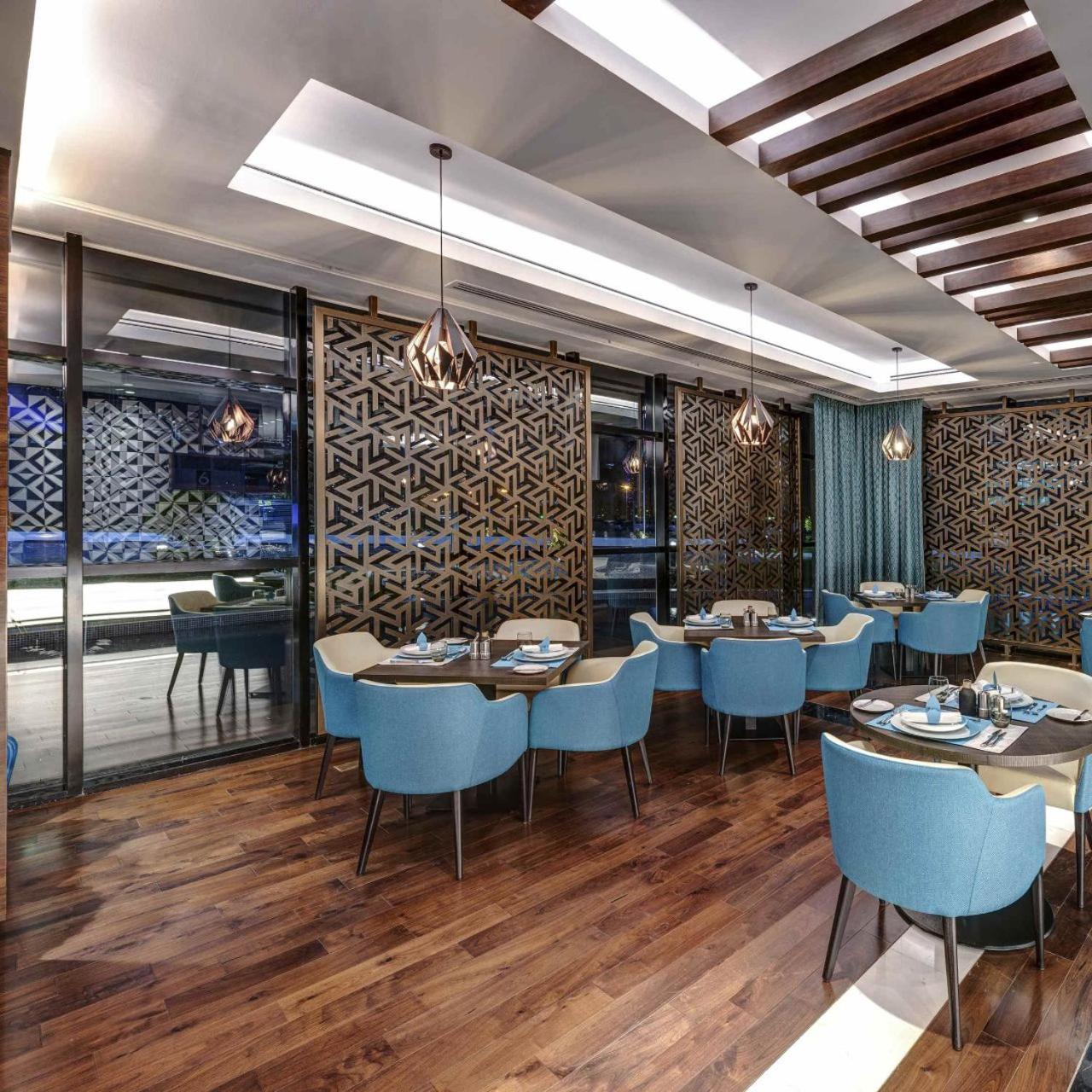 For Luxury Near Delhi Airport 4* New Delhi