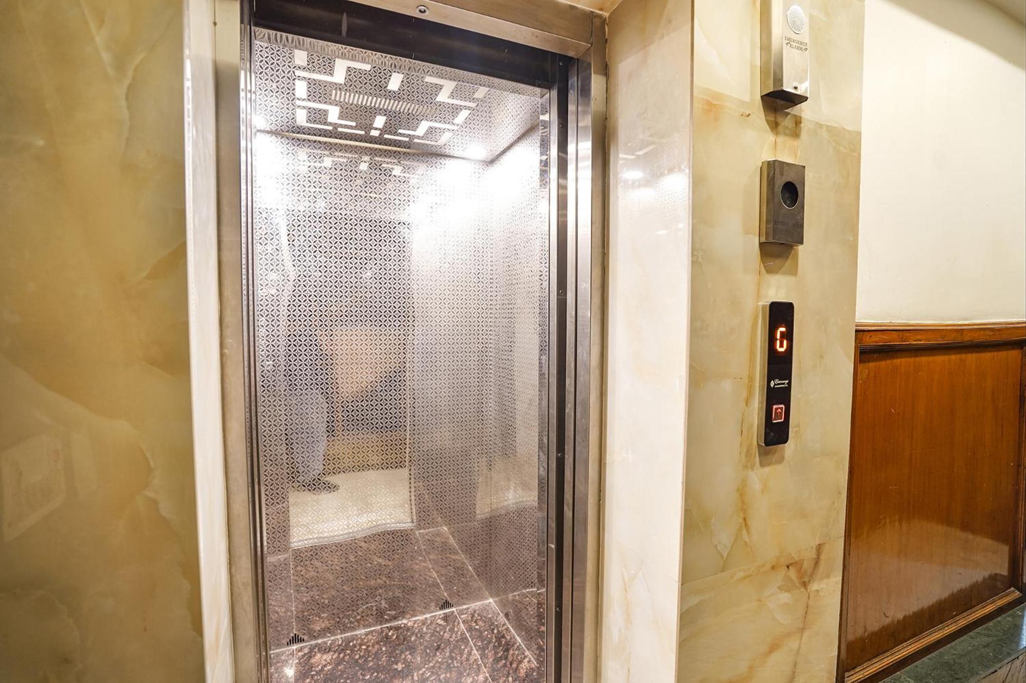 Hotel Fabhotel India International Near Railway Station 3*