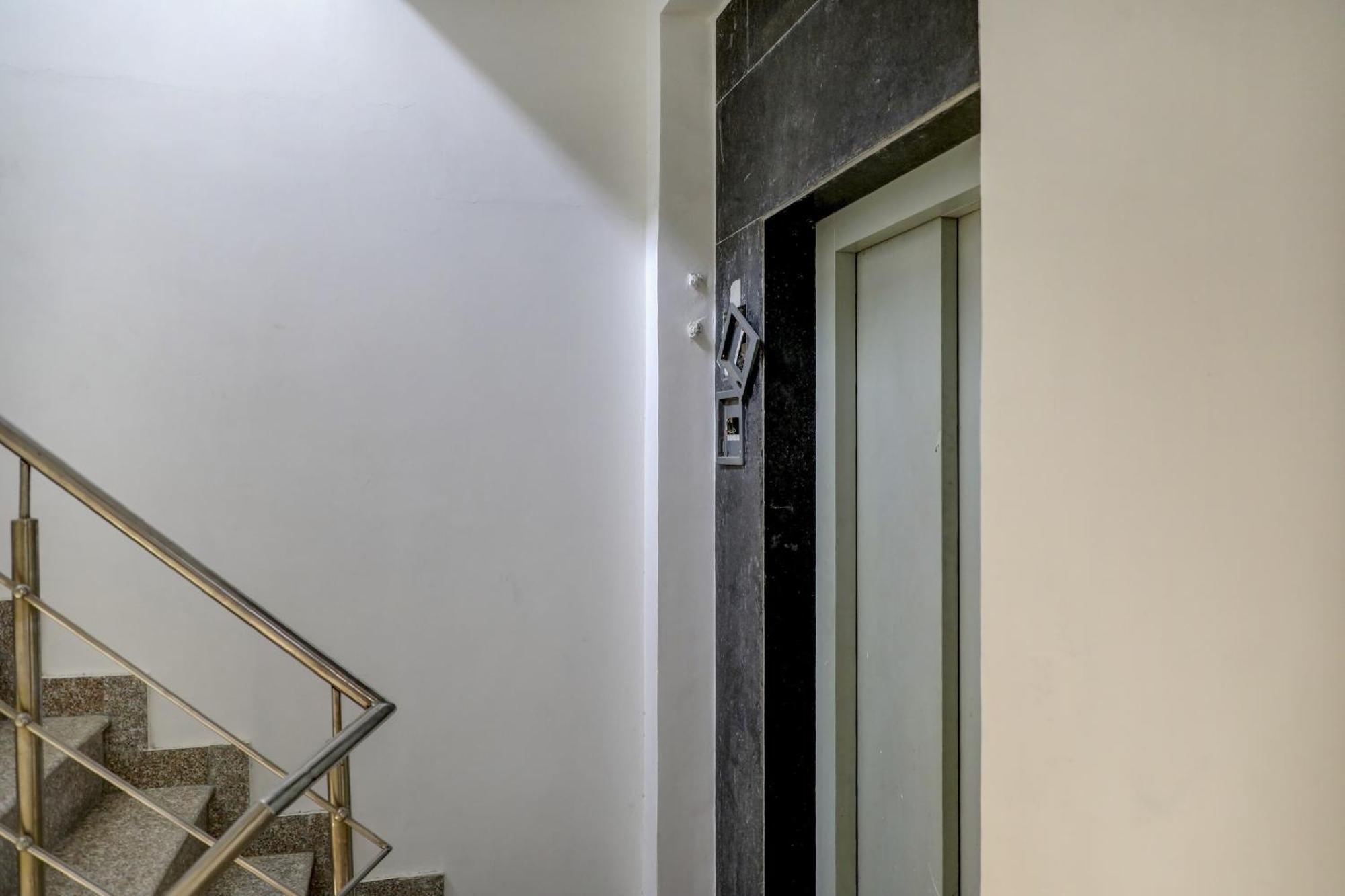 Collection O R S Near Lotus Temple Hotel 4*