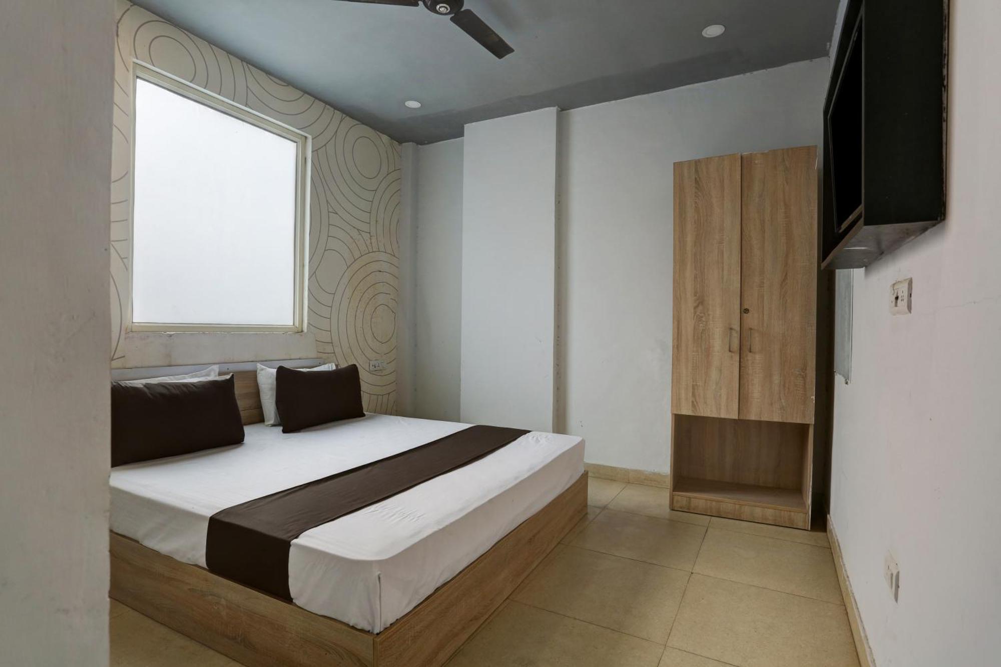 Hotel O Dwarka Mor Metro