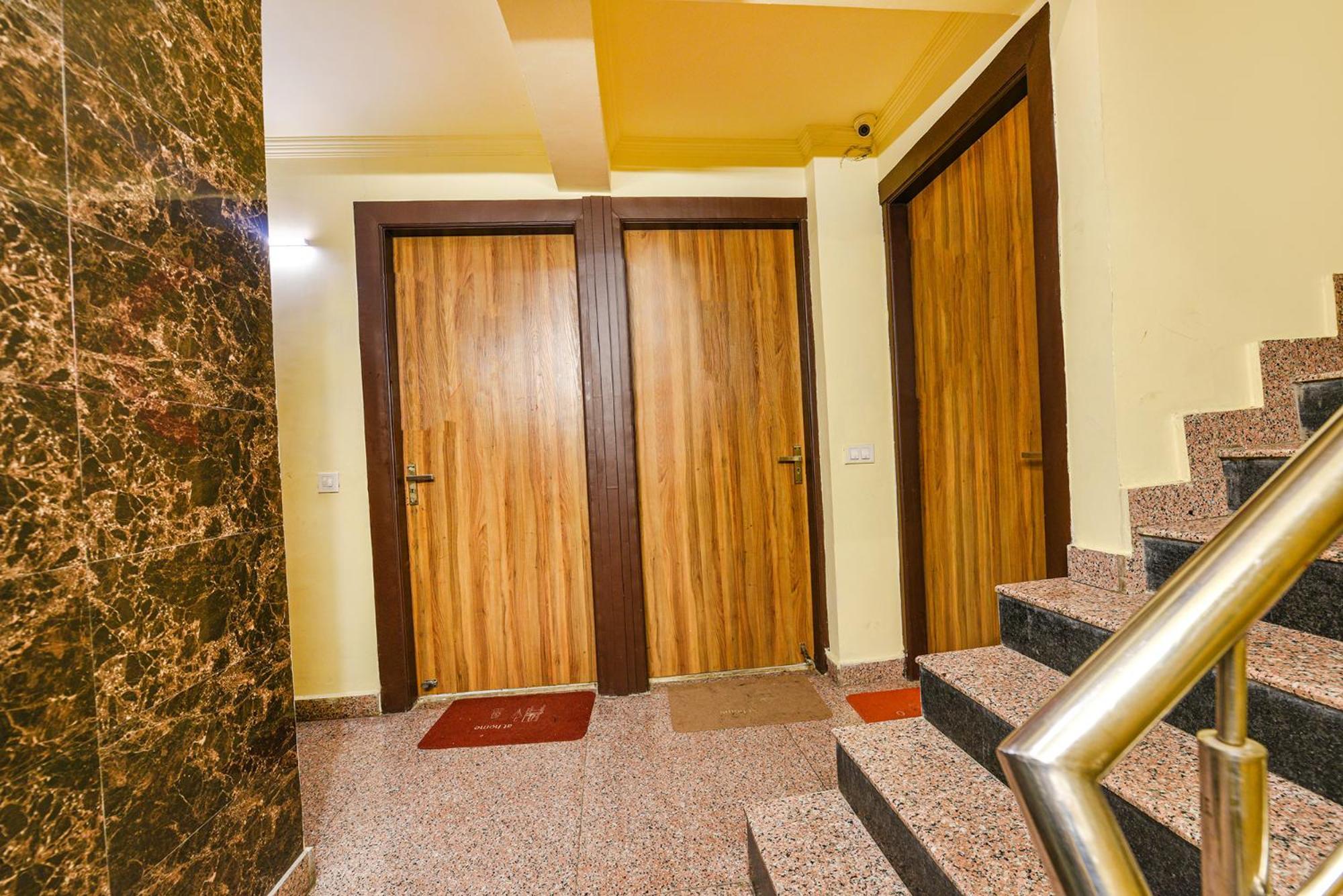 Fabhotel Ishtara *