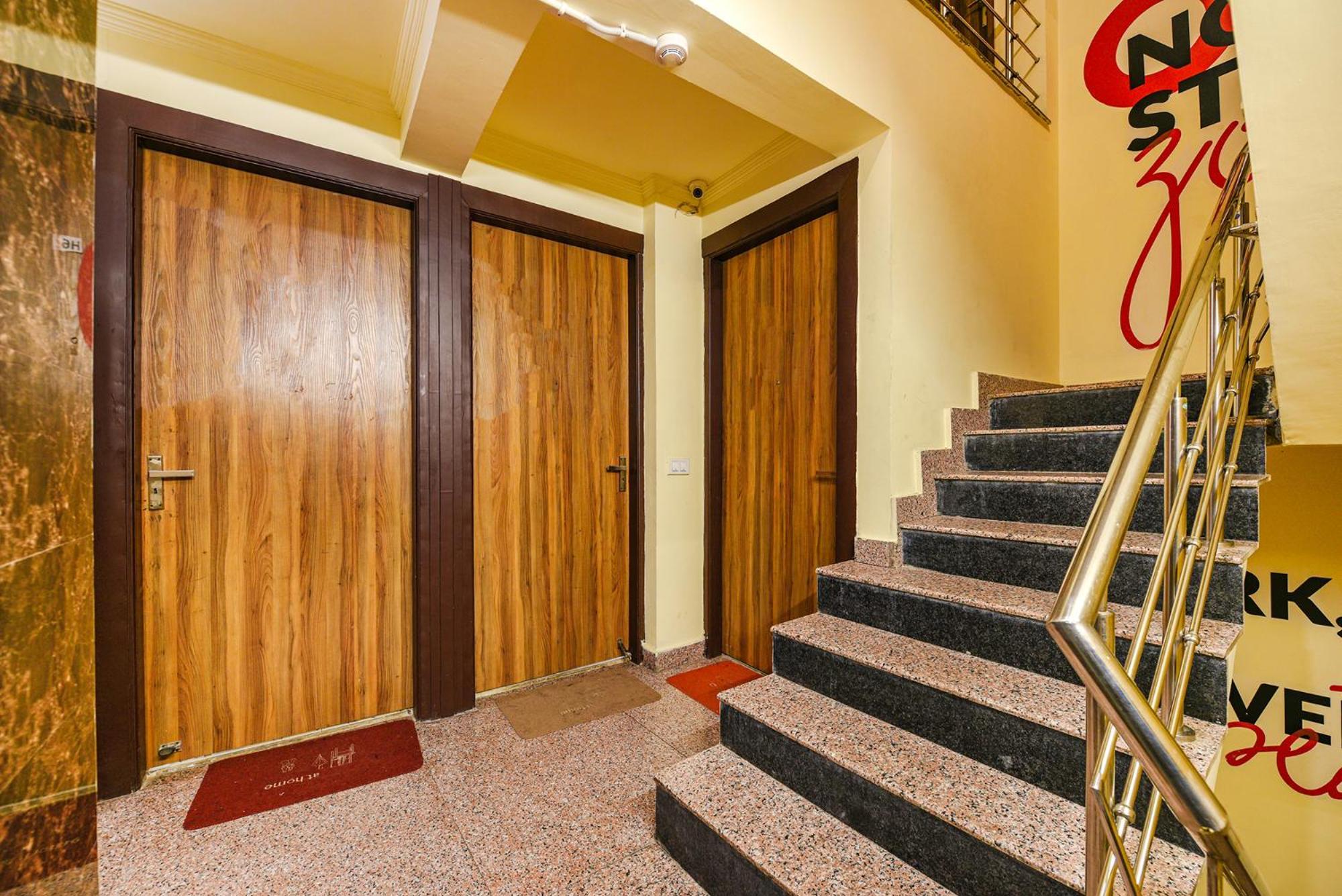 Fabhotel Ishtara New Delhi