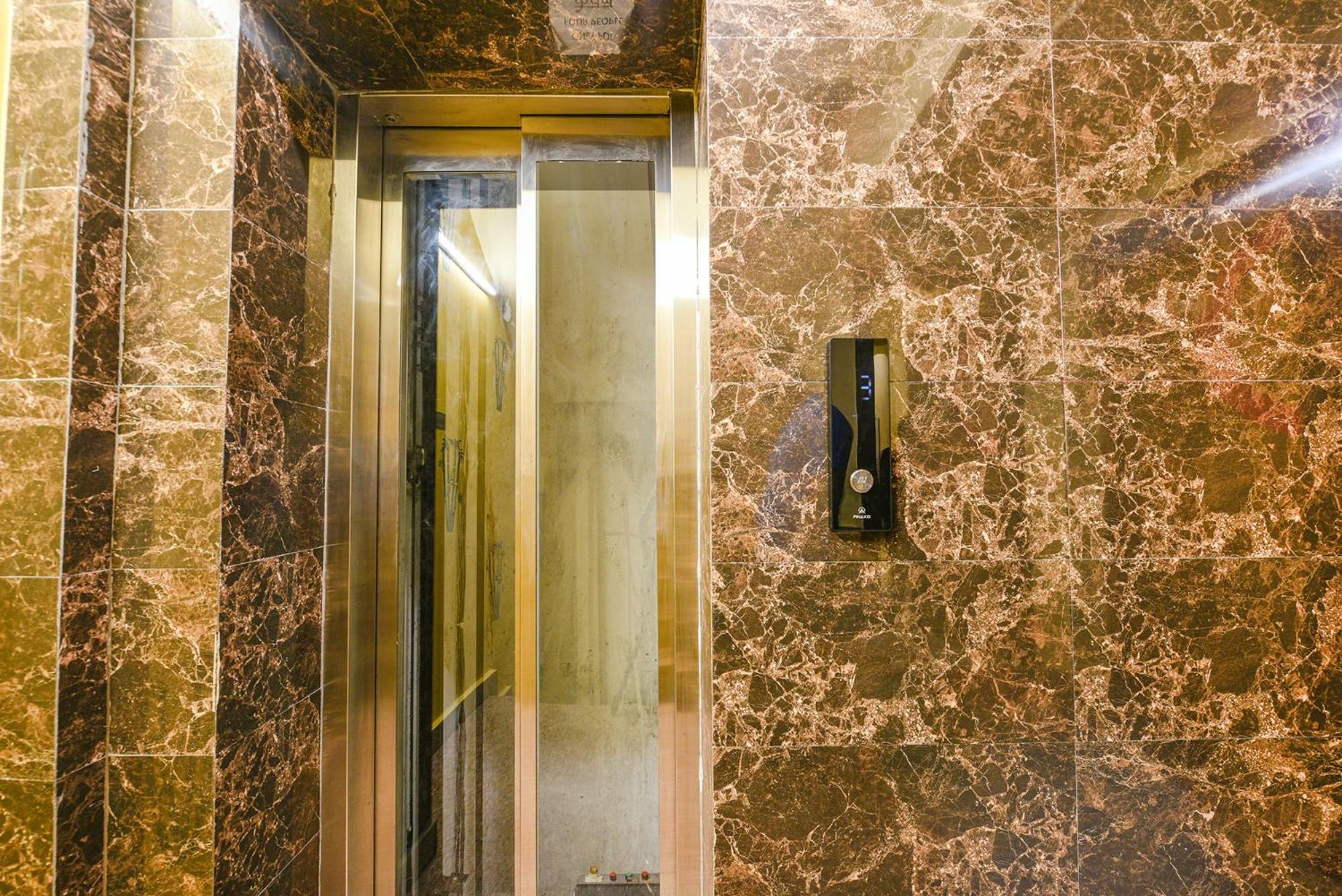 Fabhotel Ishtara *