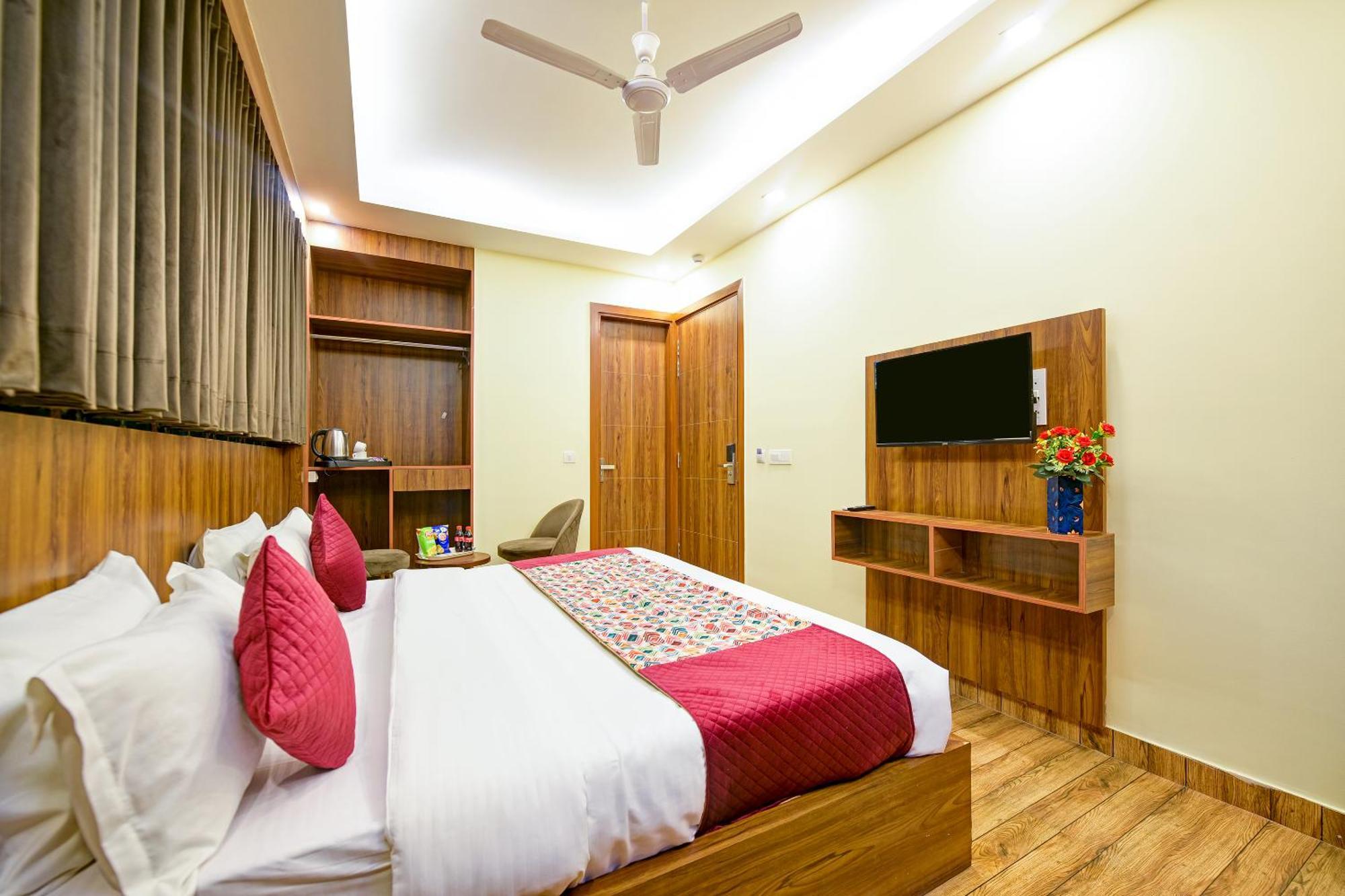 Hotel Airport President Near Igi Airport 4*