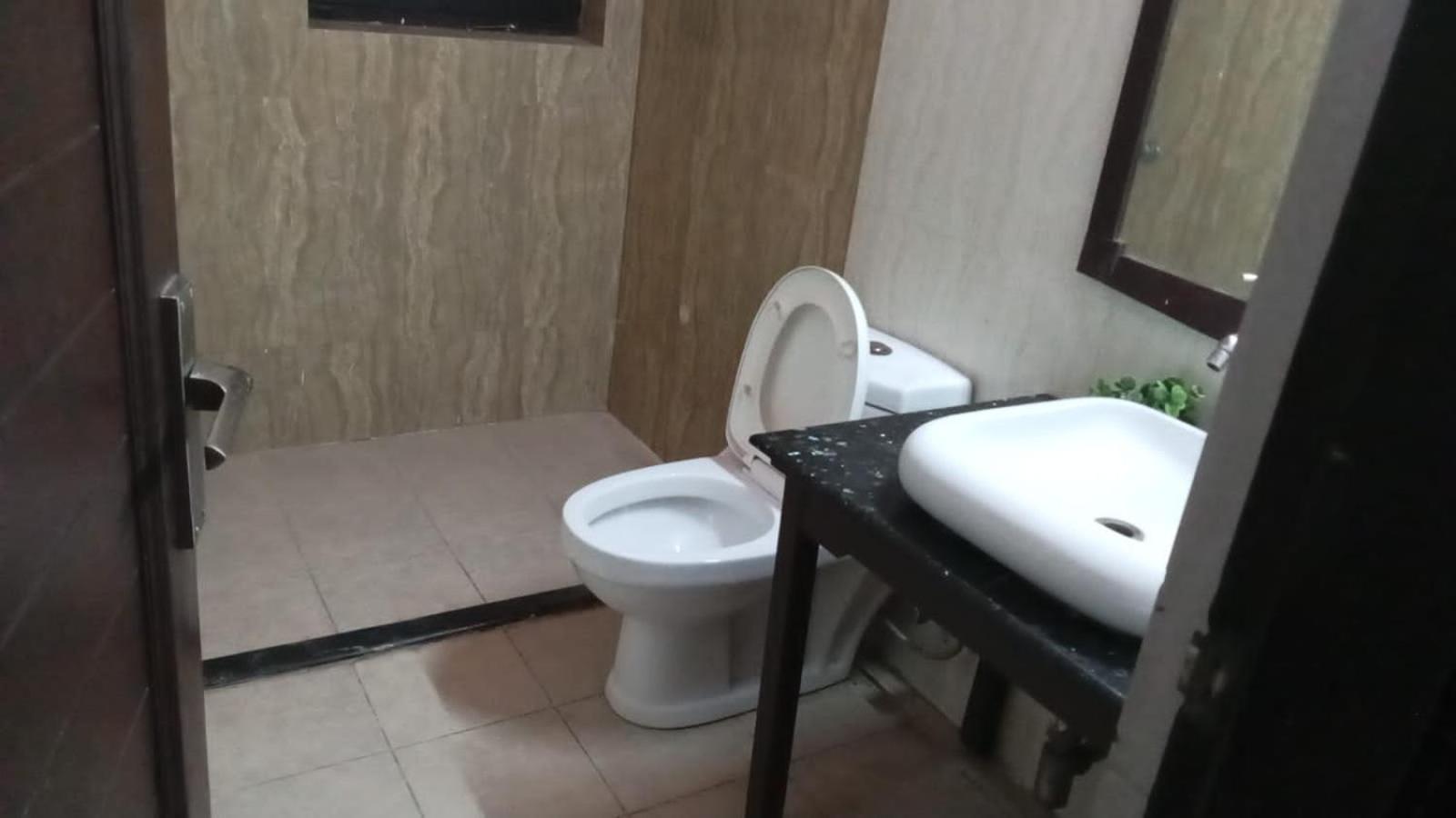 Hotel At Saket Near Pvr Cinema 3*