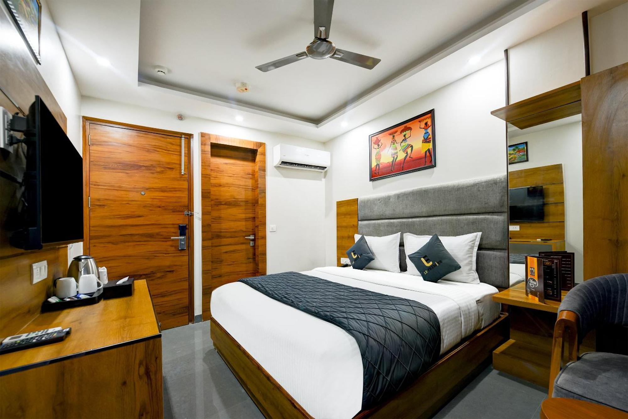 Airport Le Premier, Hotel 4*
