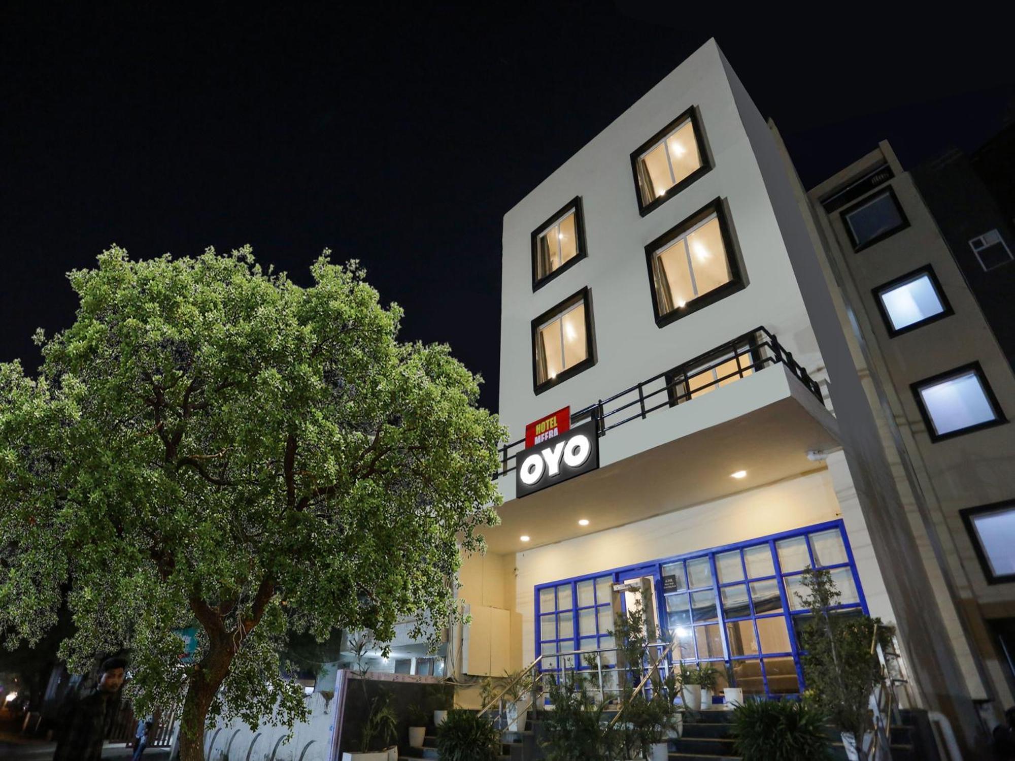 Townhouse Meera Bagh Hotel