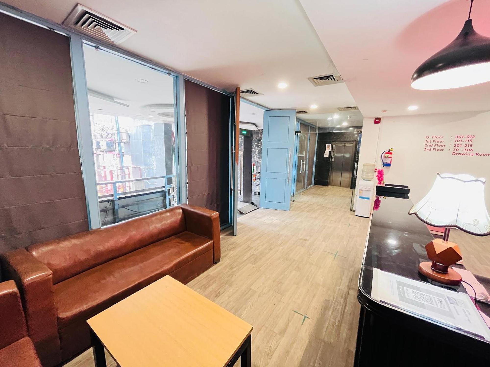 Qotel Chhatarpur - Oppsite Tivoli Garden 3*
