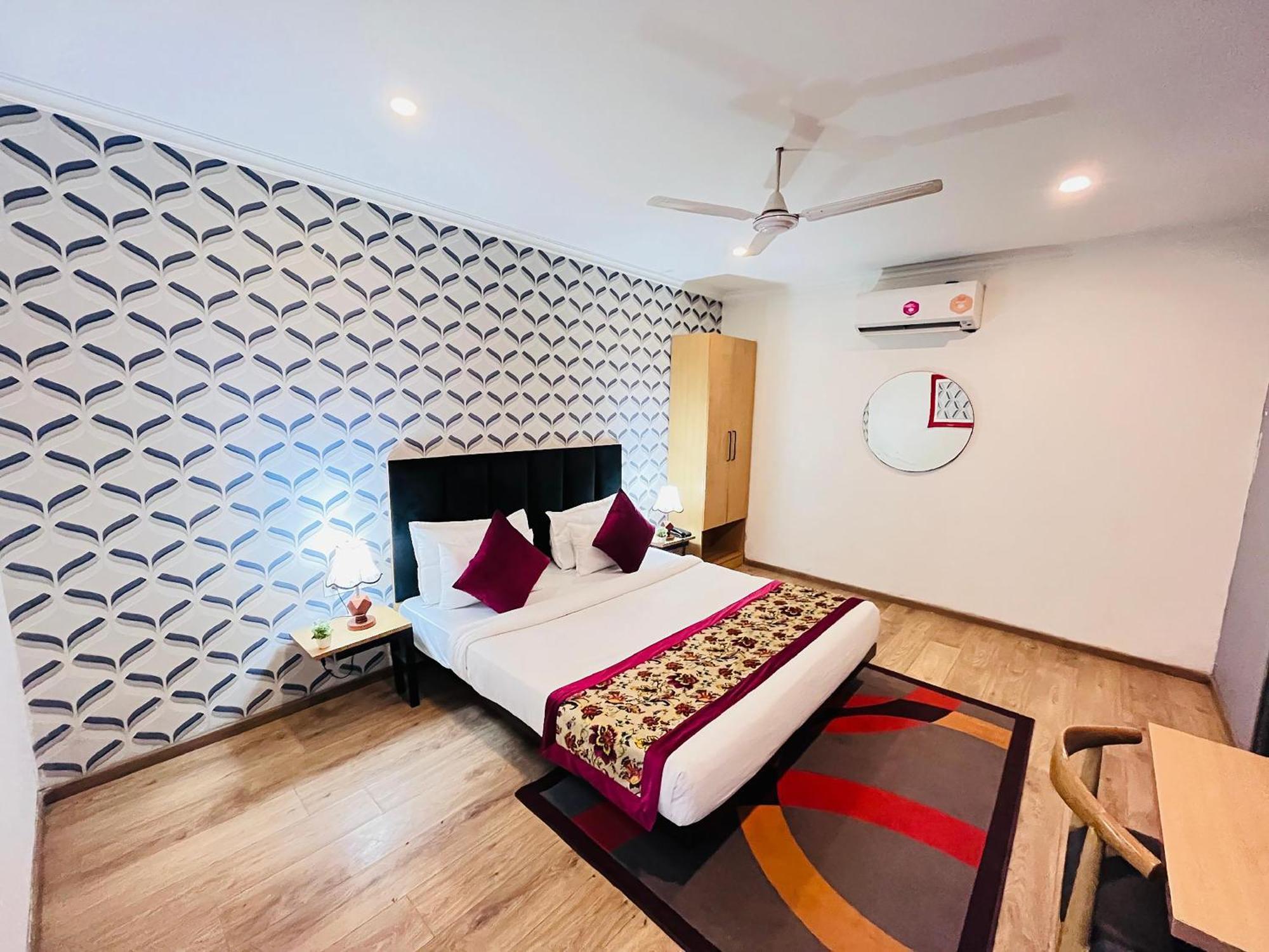Qotel Chhatarpur - Oppsite Tivoli Garden