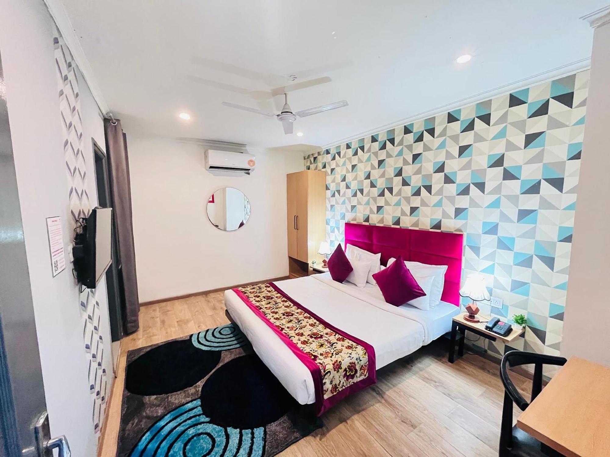 Hotel Qotel Chhatarpur - Oppsite Tivoli Garden