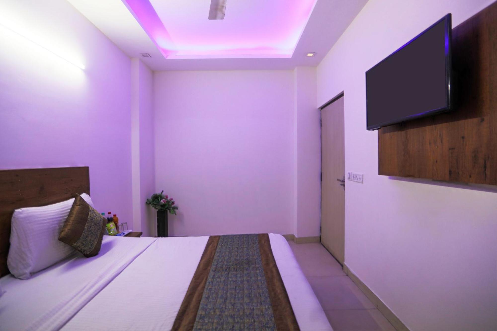 Moody Moon 3* New Delhi