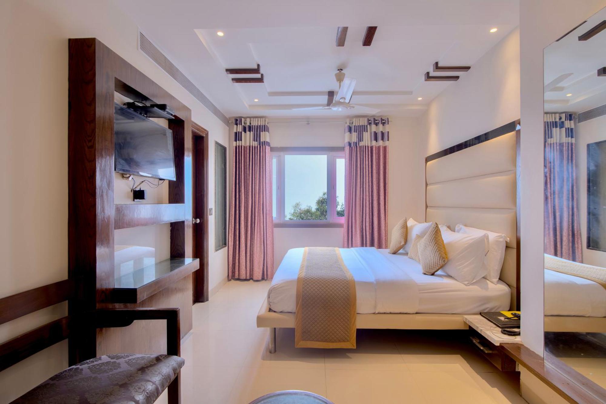 Empire Suites, Hotel 4*
