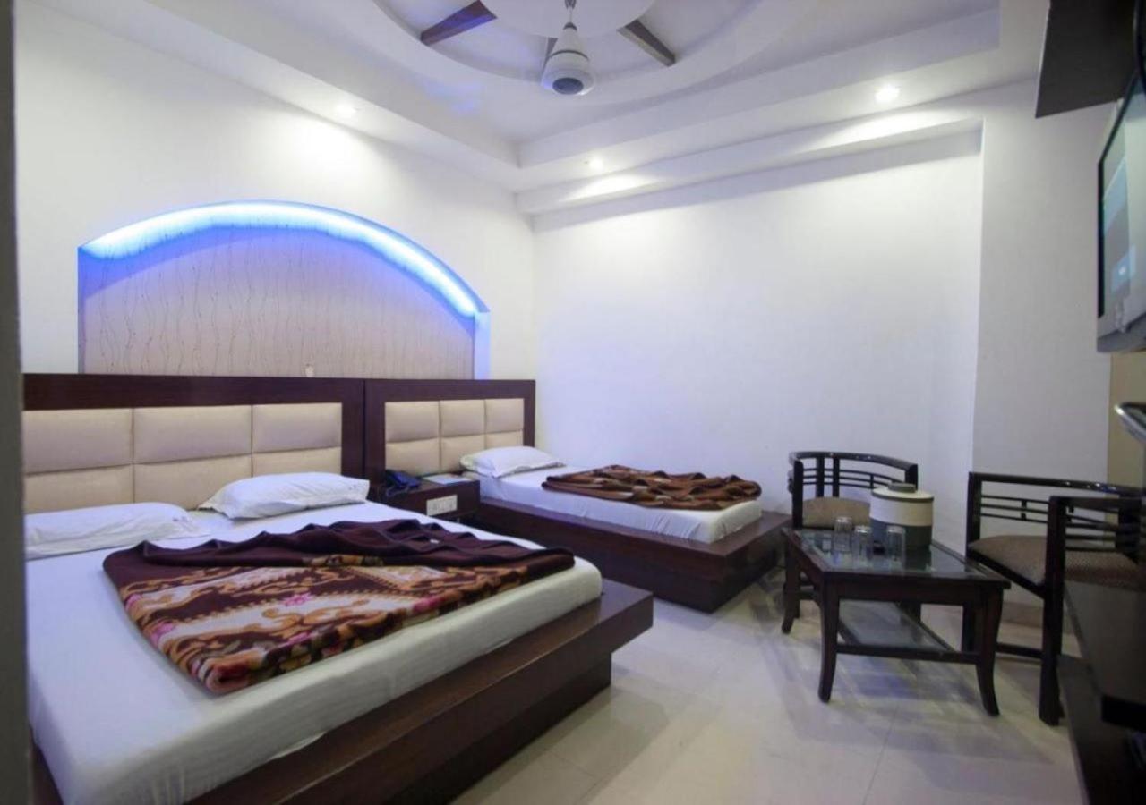 Spot International - Main Bazar Paharganj