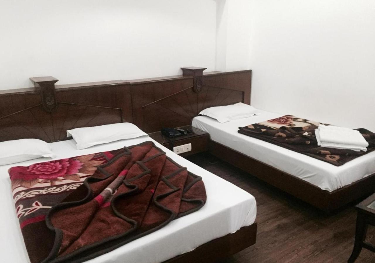 Spot International - Main Bazar Paharganj Love hotel