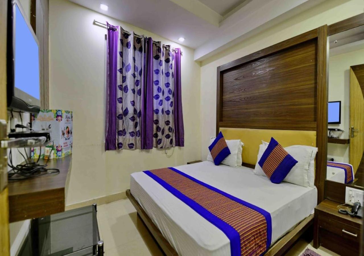 Spot International - Main Bazar Paharganj Love hotel New Delhi
