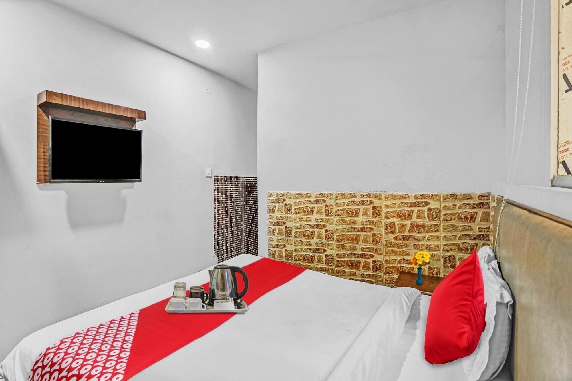 Hotel O M Near Akshardham