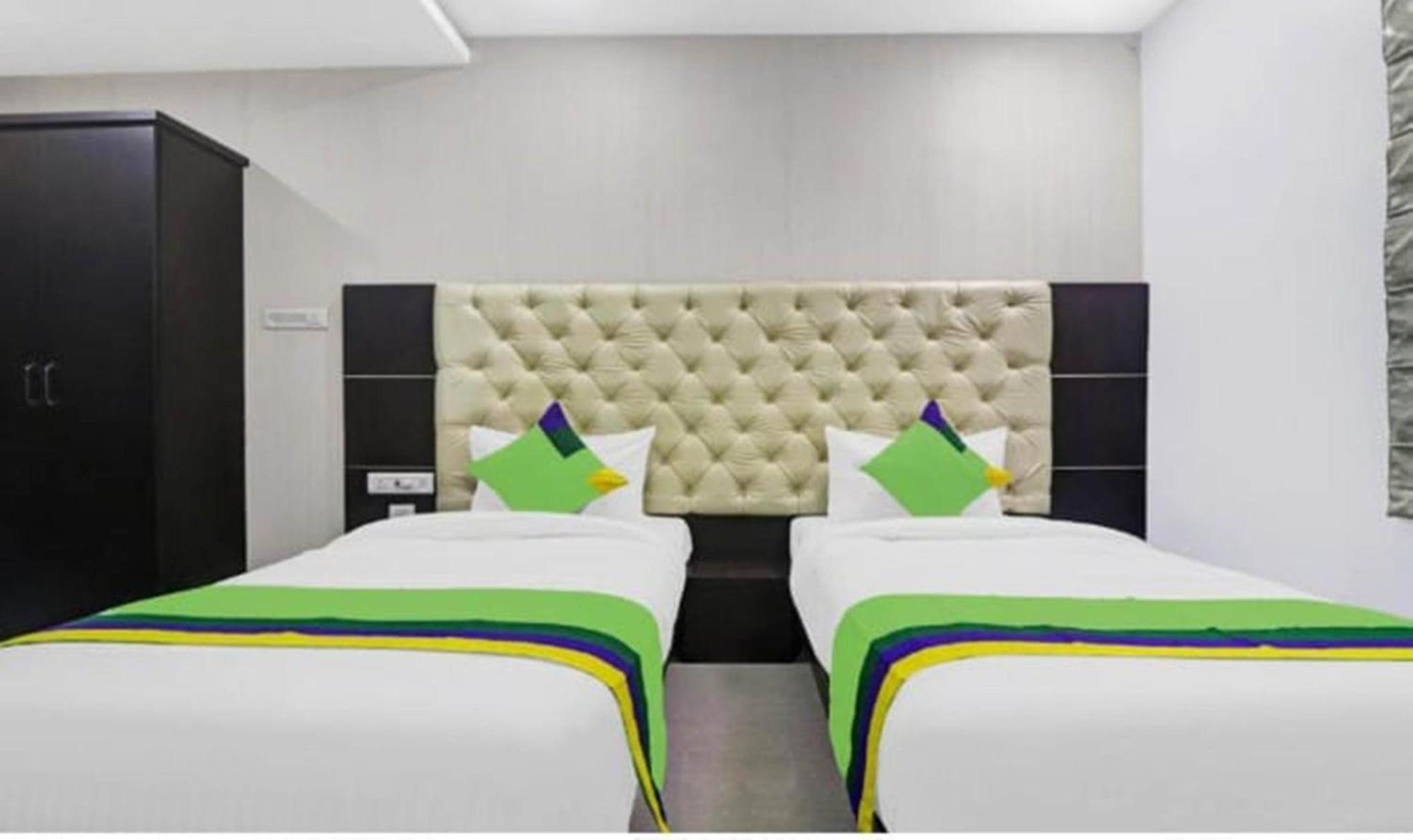 Red Velvet-airport Drop Free Delhi Bed & Breakfast *