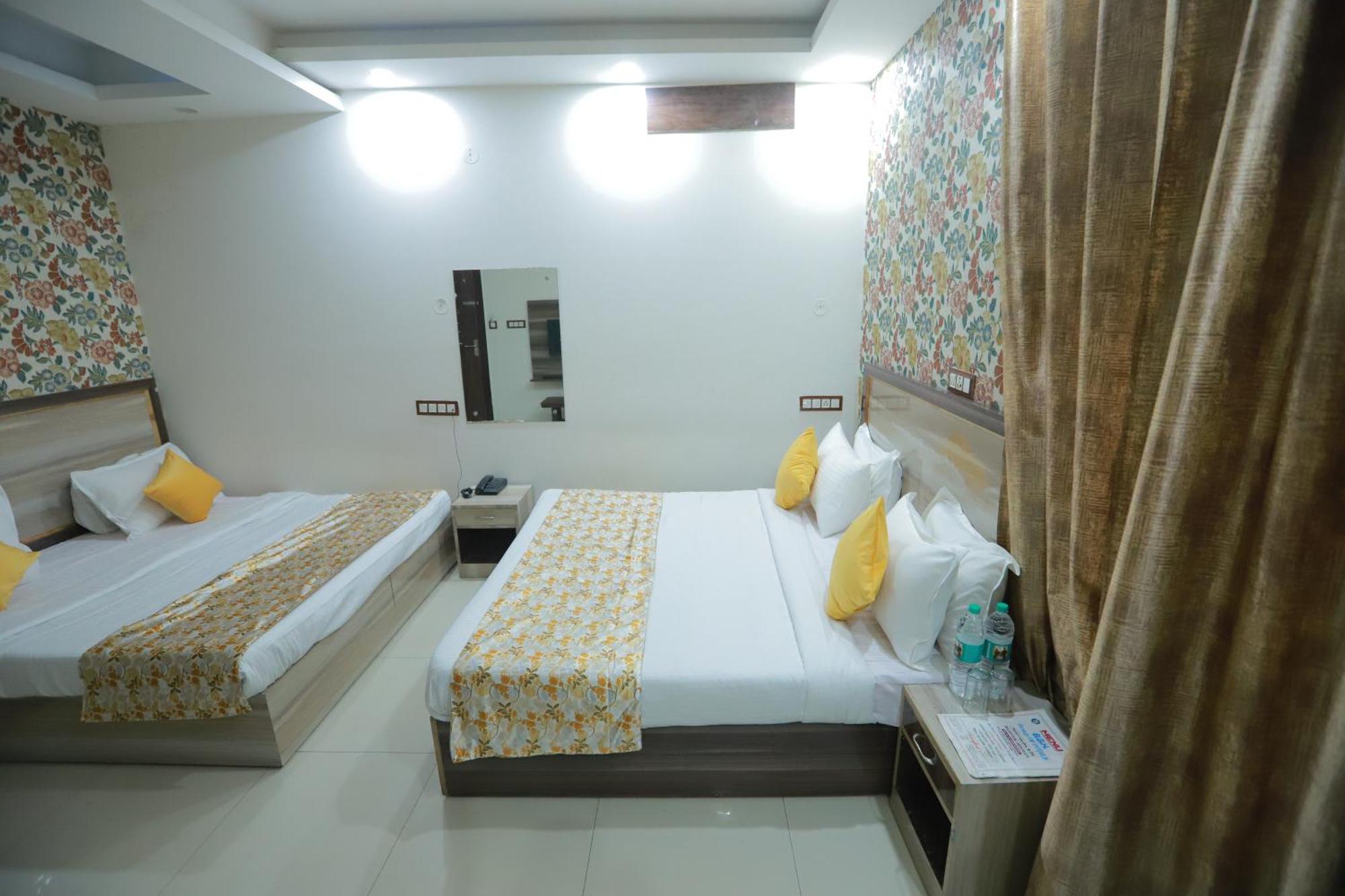 Red Velvet-airport Drop Free Delhi Bed & Breakfast *