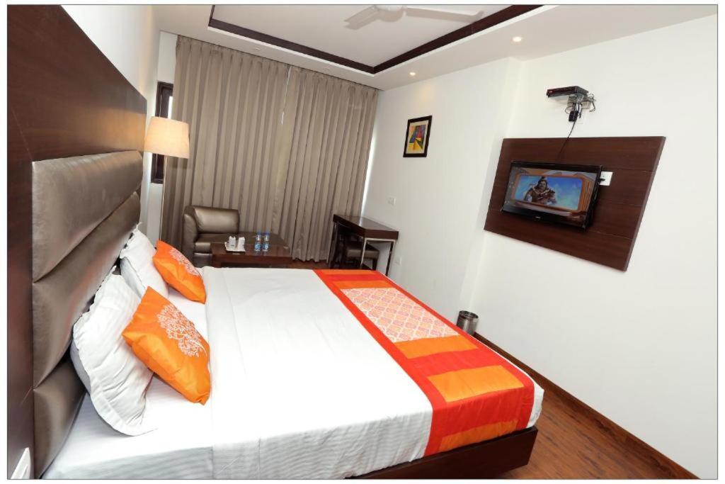 The R Blues Near Airport 3* New Delhi