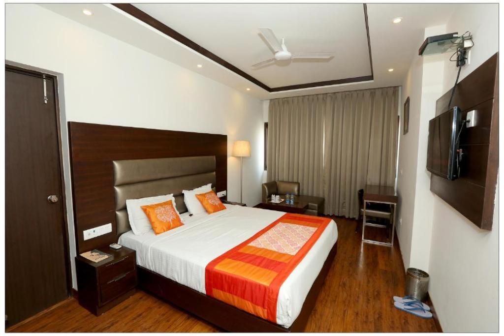 The R Blues Near Airport 3* New Delhi