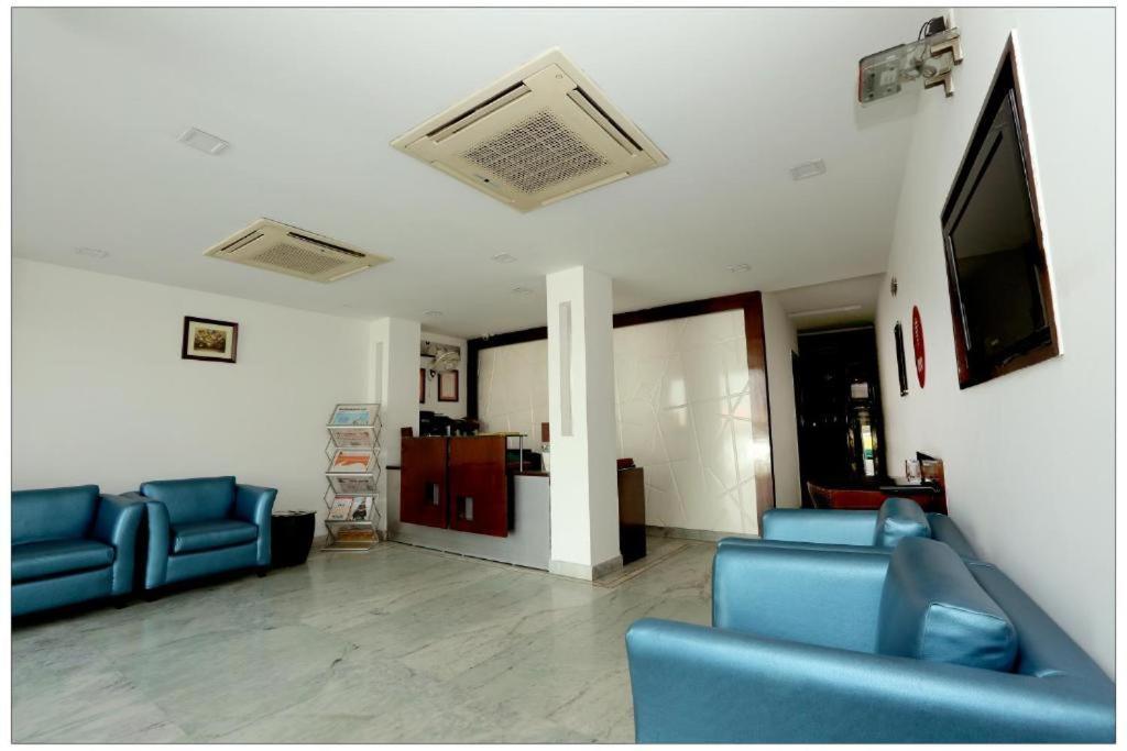 The R Blues Near Airport Hotel New Delhi