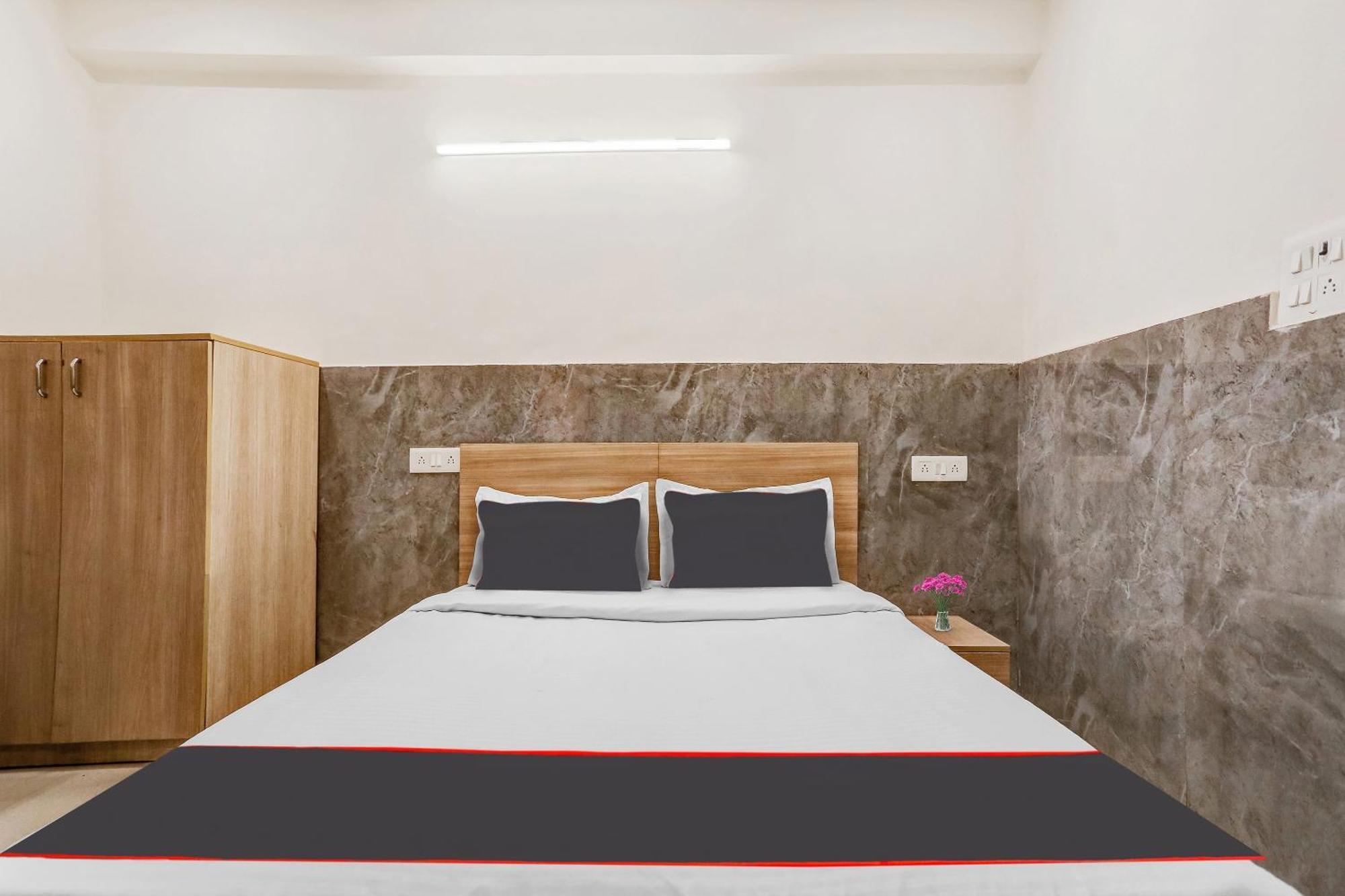 Collection O Silver Palace Hotel 3*